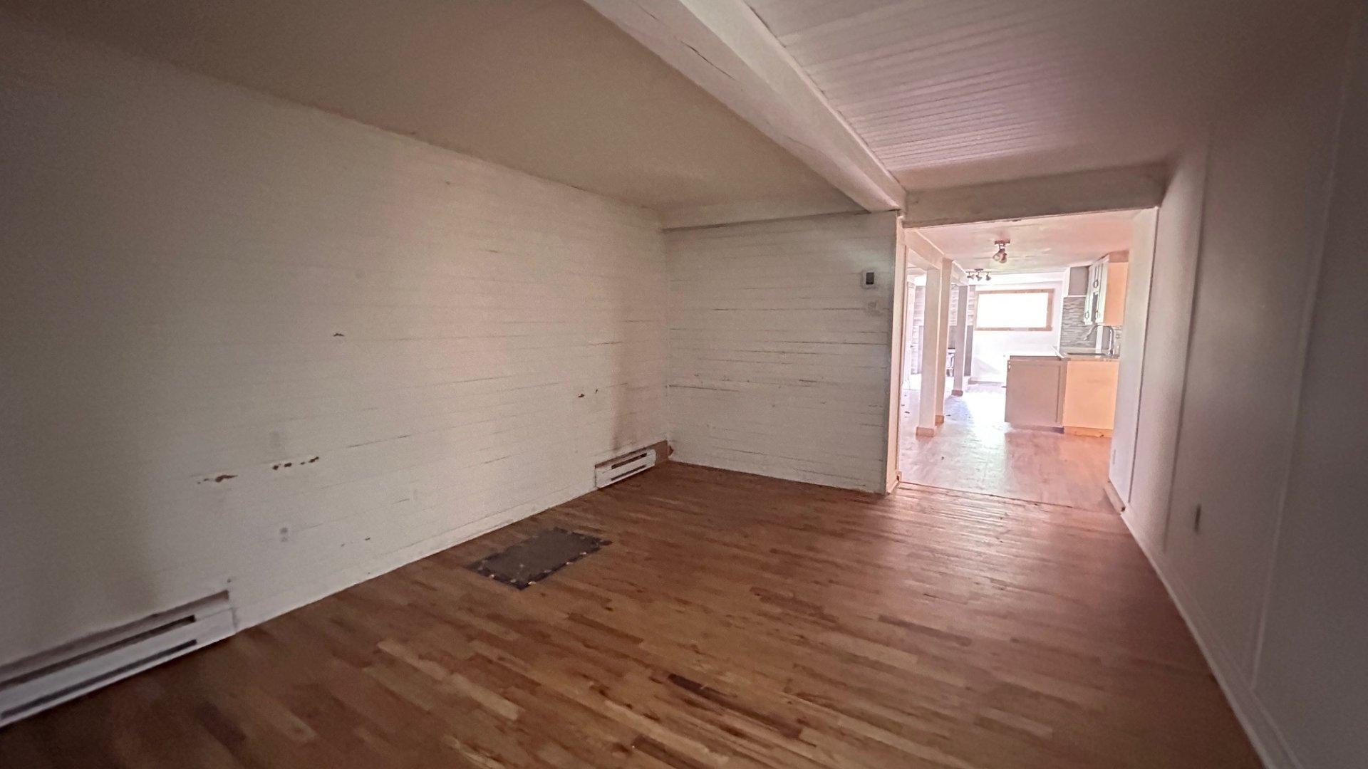 









2076

 - 2080


Mtée Sauvage

,
Saint-Adolphe-d'Howard,




QC
J0T2B0

