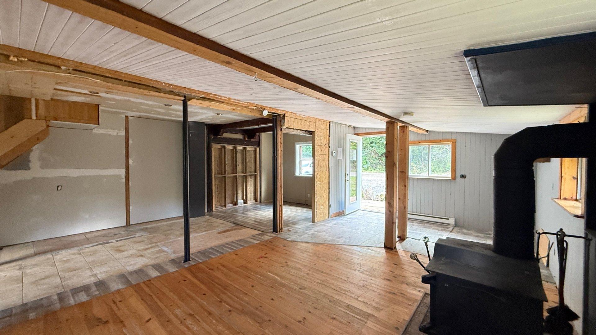 









2076

 - 2080


Mtée Sauvage

,
Saint-Adolphe-d'Howard,




QC
J0T2B0

