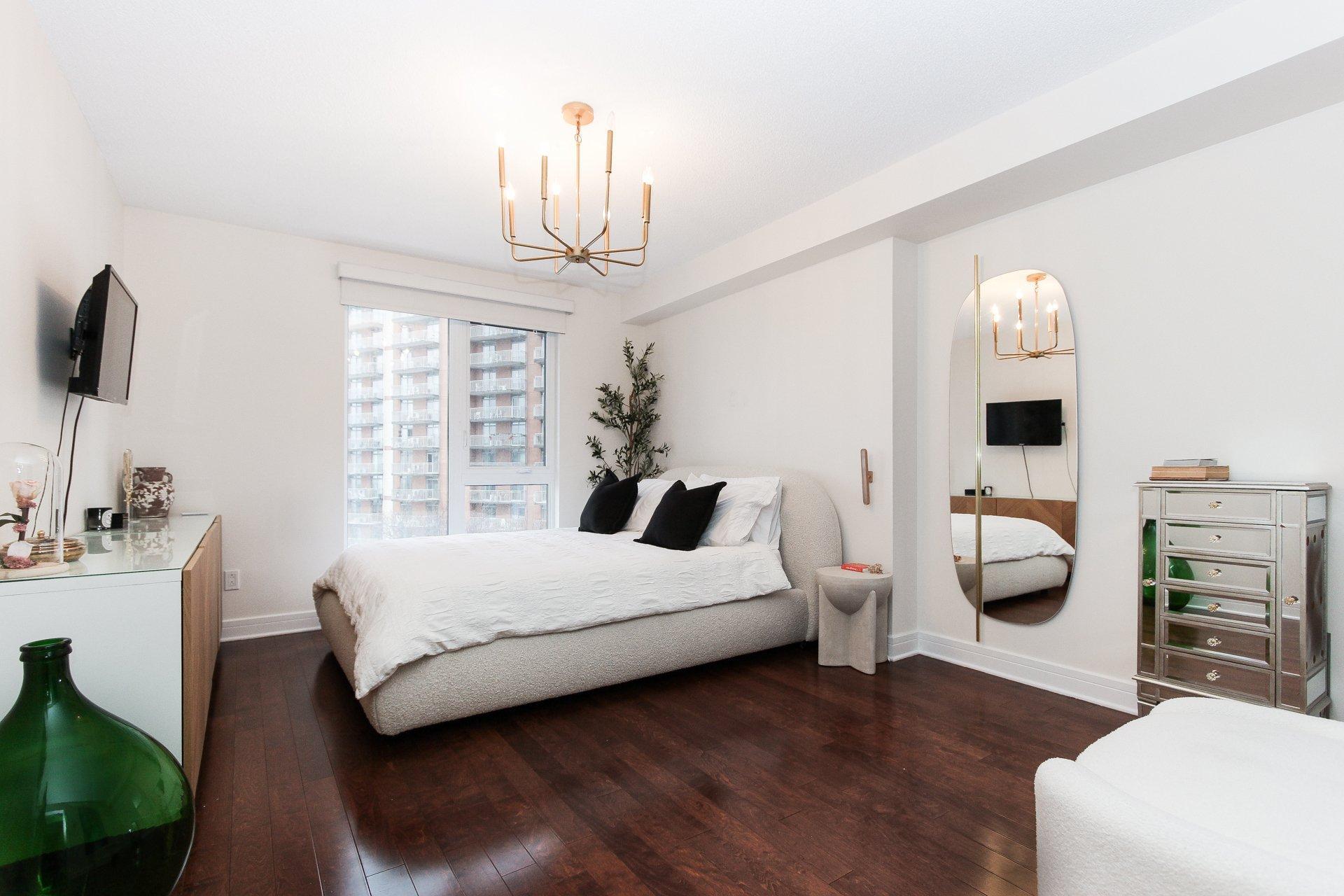 









5445


Rue de Meudon

, 609,
Montréal (Saint-Léonard),




QC
H1S0B8

