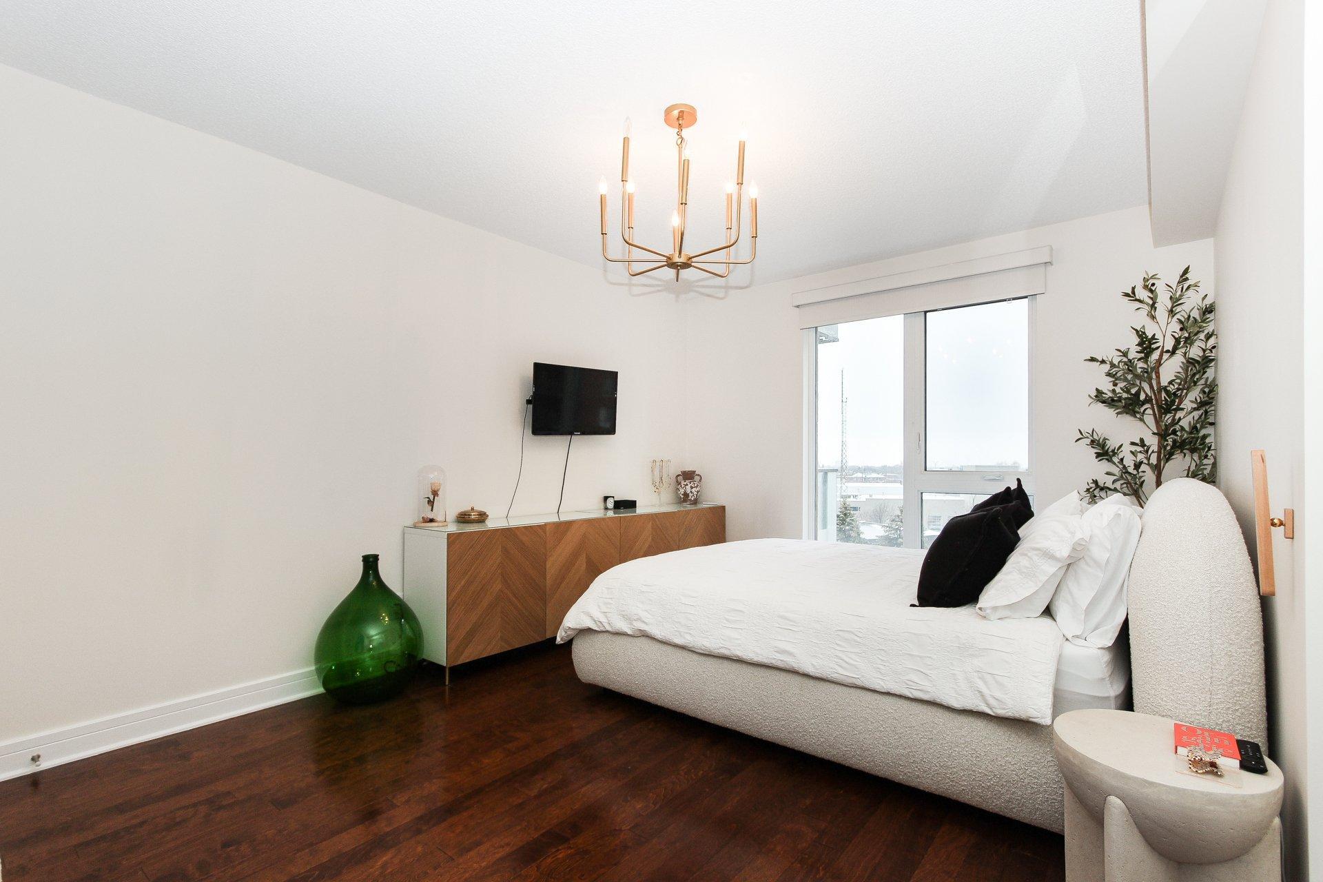 









5445


Rue de Meudon

, 609,
Montréal (Saint-Léonard),




QC
H1S0B8

