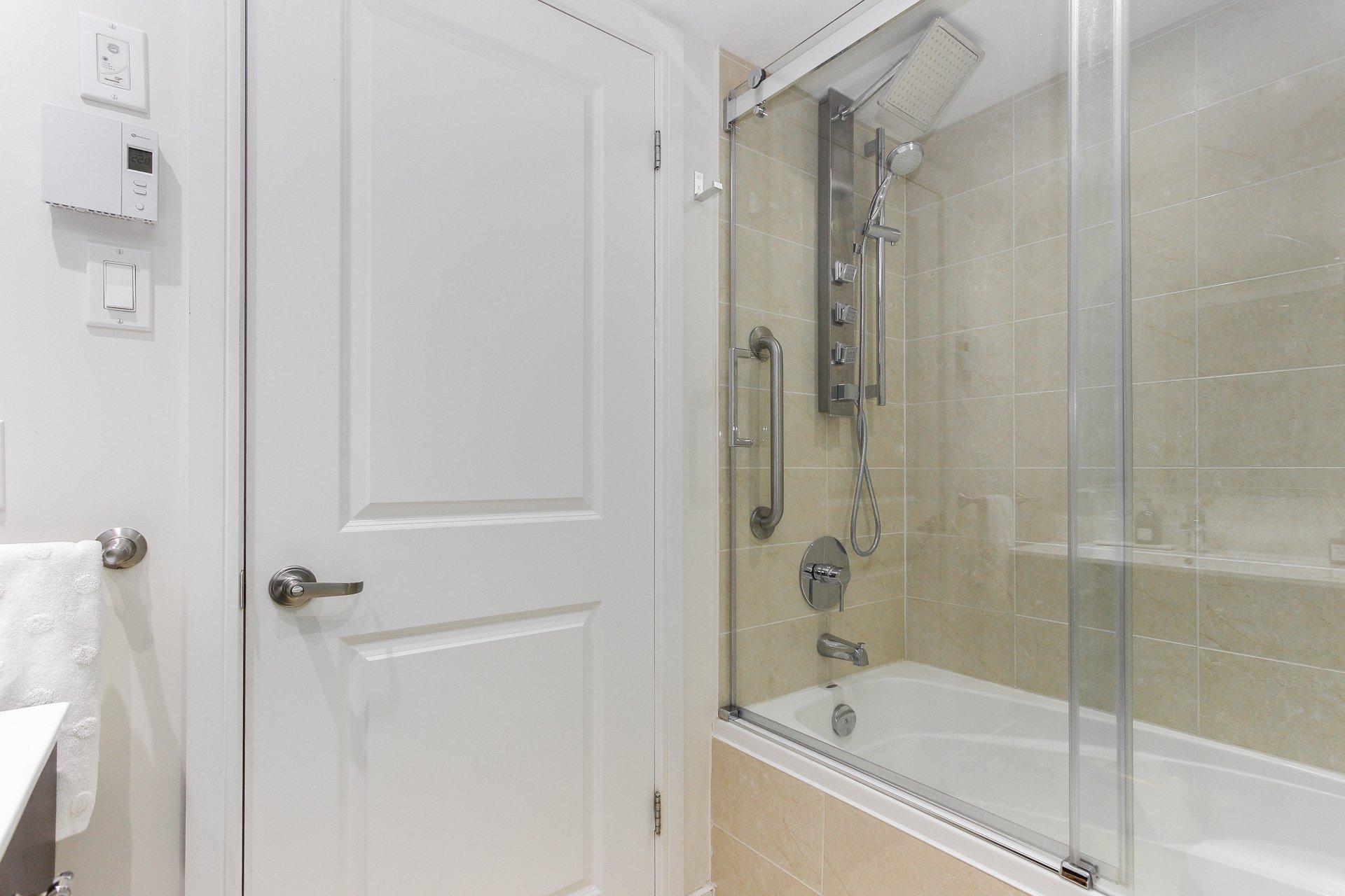 









5445


Rue de Meudon

, 609,
Montréal (Saint-Léonard),




QC
H1S0B8

