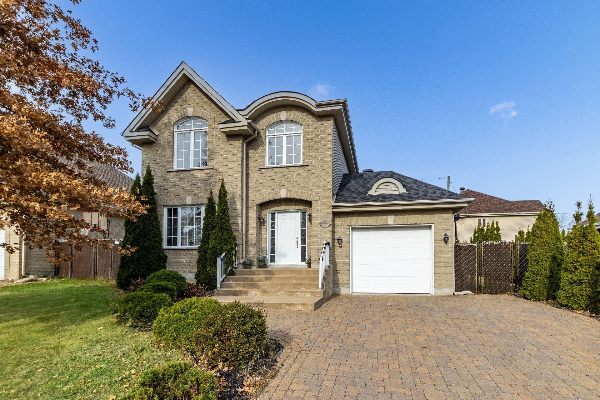 









4946


Rue Évariste-Chaurette

,
Montréal (Pierrefonds-Roxboro),




QC
H9J4E1

