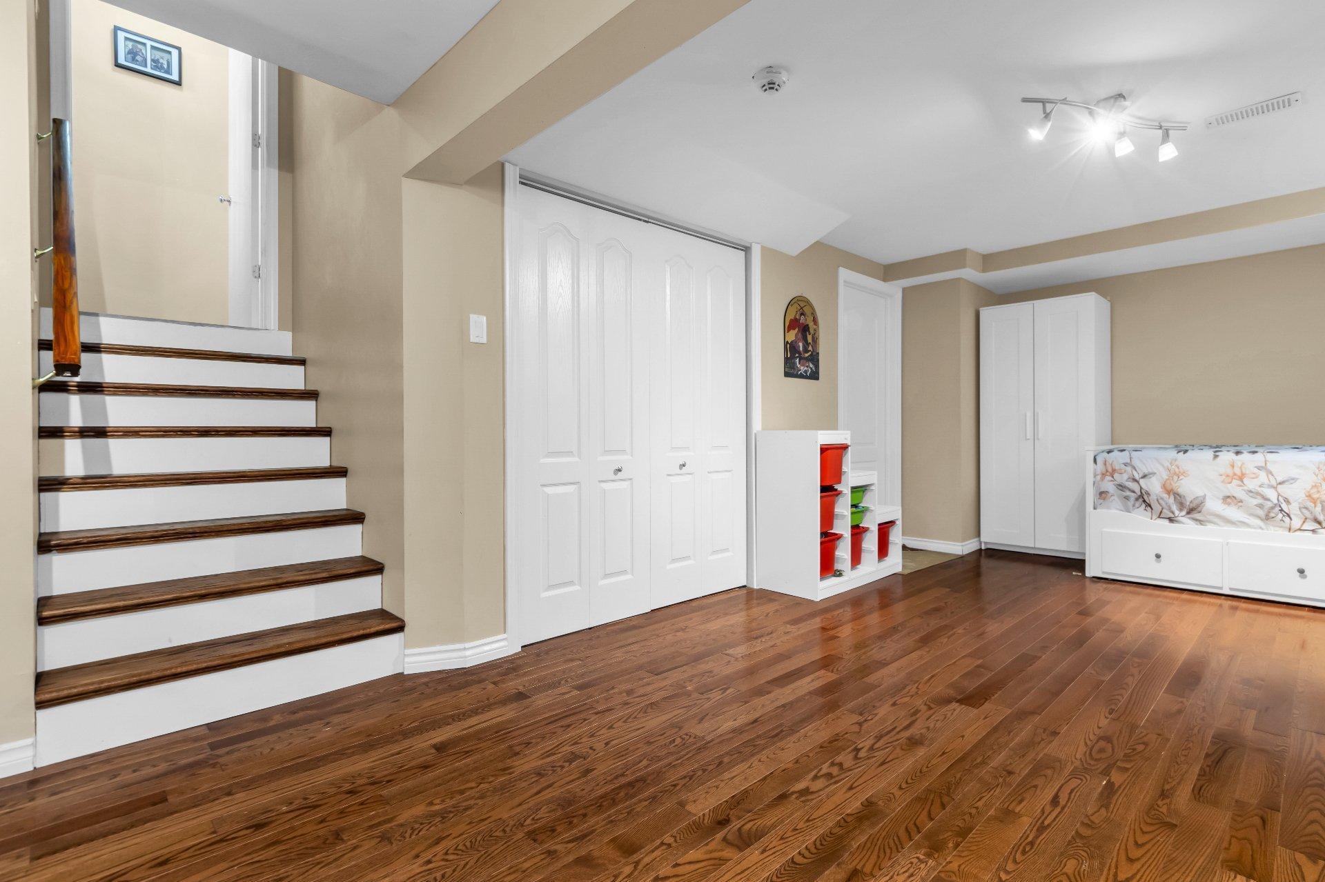 









4946


Rue Évariste-Chaurette

,
Montréal (Pierrefonds-Roxboro),




QC
H9J4E1

