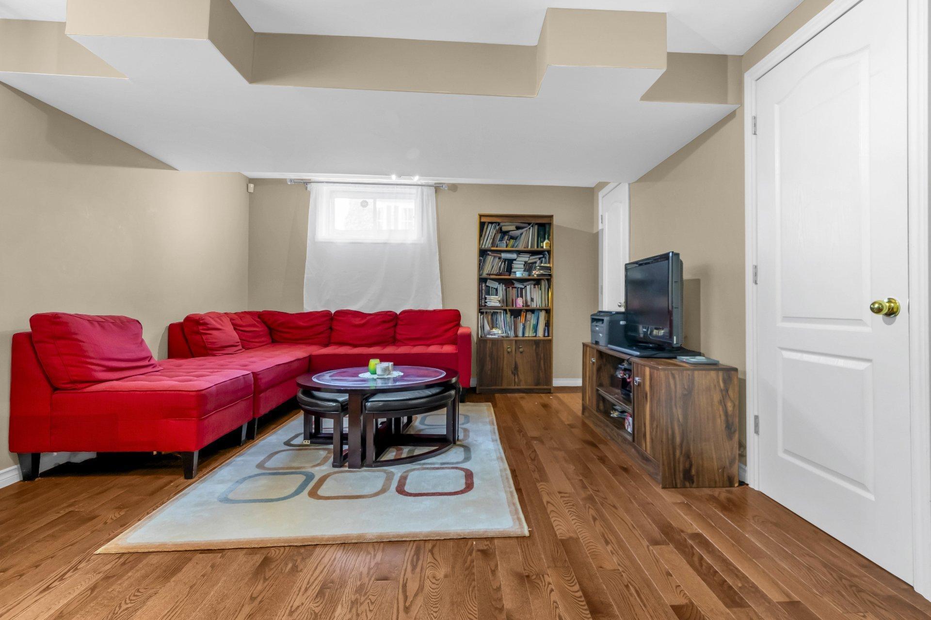 









4946


Rue Évariste-Chaurette

,
Montréal (Pierrefonds-Roxboro),




QC
H9J4E1

