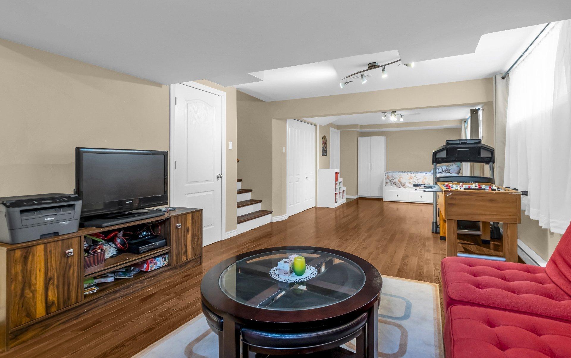 









4946


Rue Évariste-Chaurette

,
Montréal (Pierrefonds-Roxboro),




QC
H9J4E1

