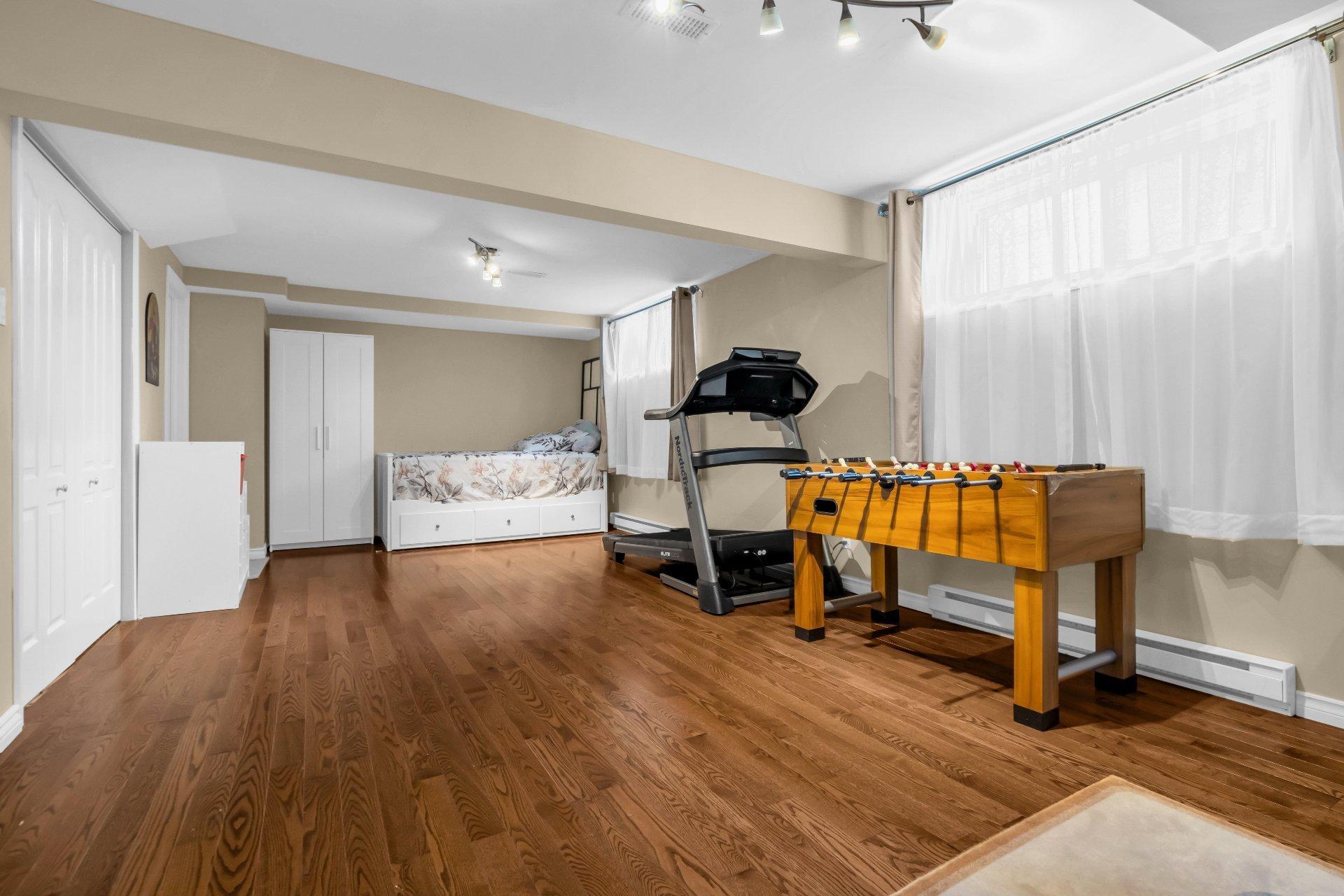 









4946


Rue Évariste-Chaurette

,
Montréal (Pierrefonds-Roxboro),




QC
H9J4E1

