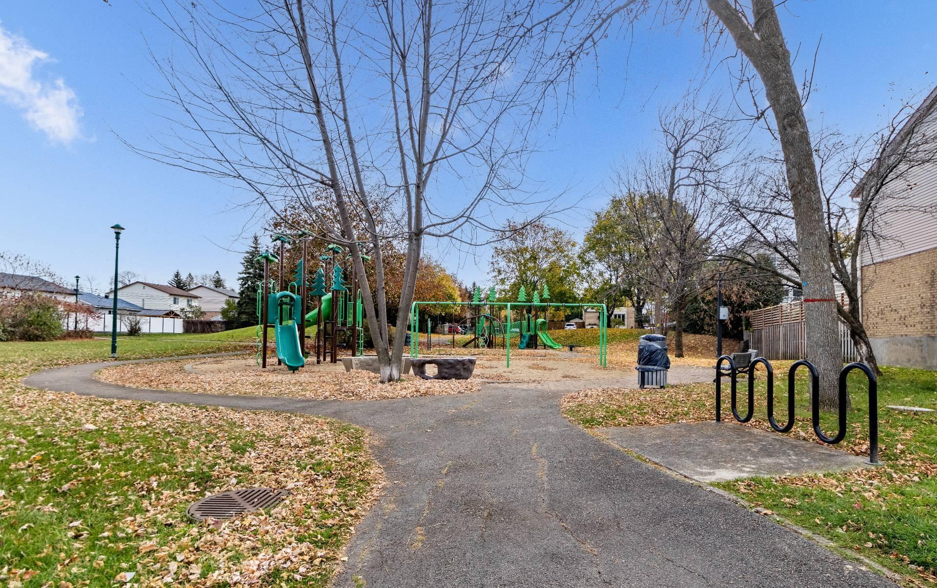 









4946


Rue Évariste-Chaurette

,
Montréal (Pierrefonds-Roxboro),




QC
H9J4E1

