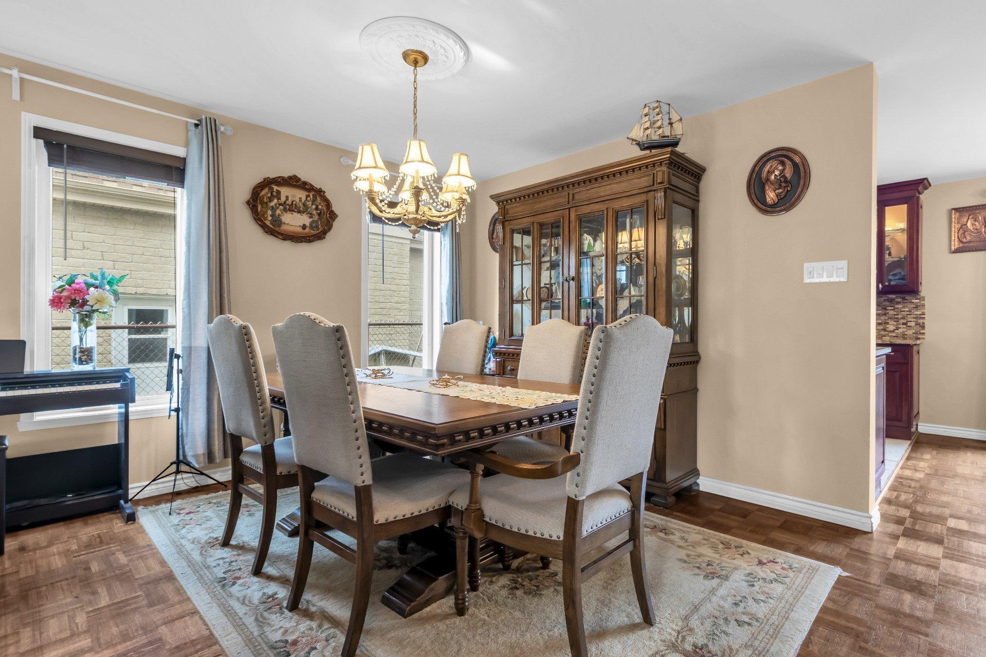 









4946


Rue Évariste-Chaurette

,
Montréal (Pierrefonds-Roxboro),




QC
H9J4E1

