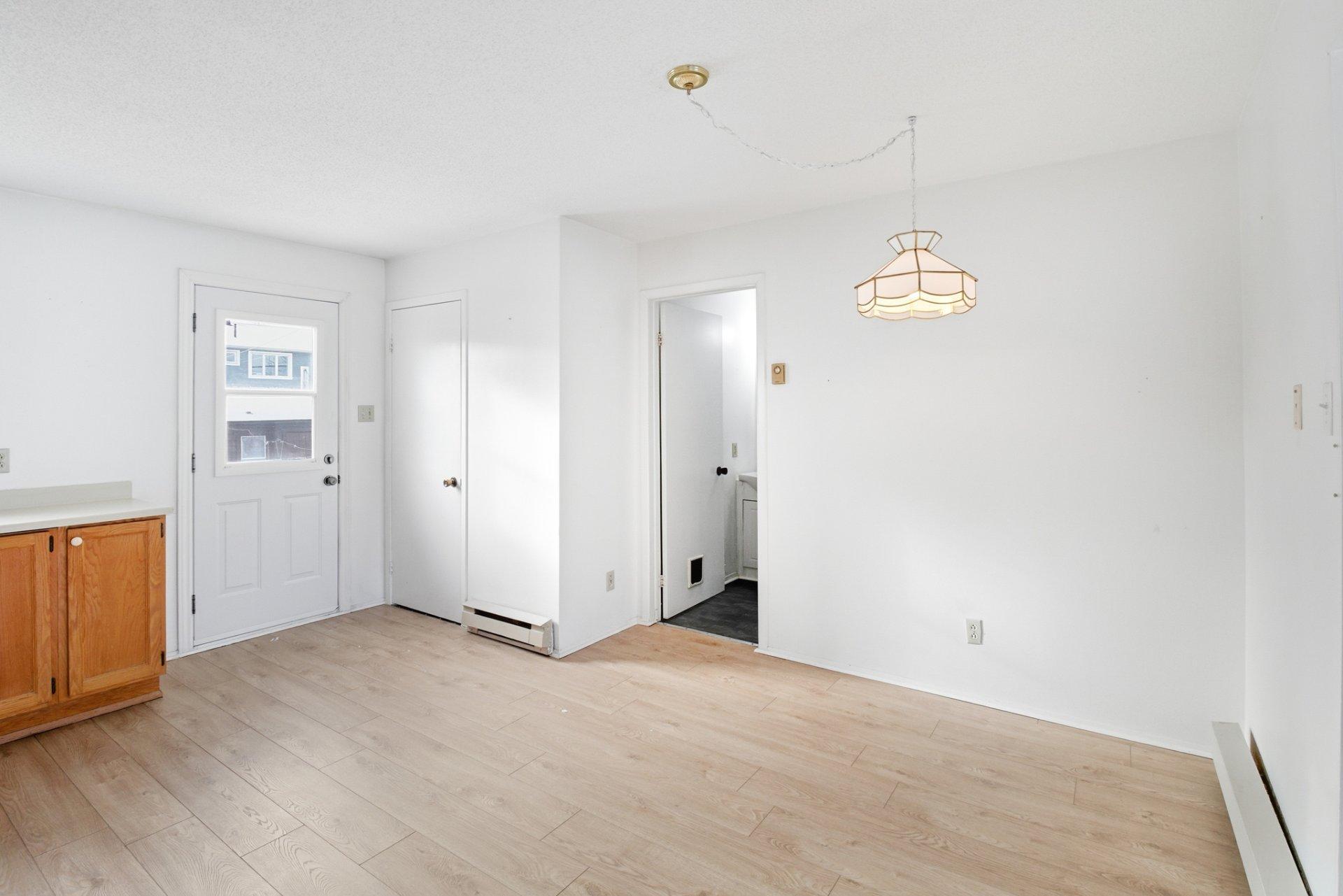 









219


Rue des Chasseurs

,
Gatineau (Aylmer),




QC
J9J2J1

