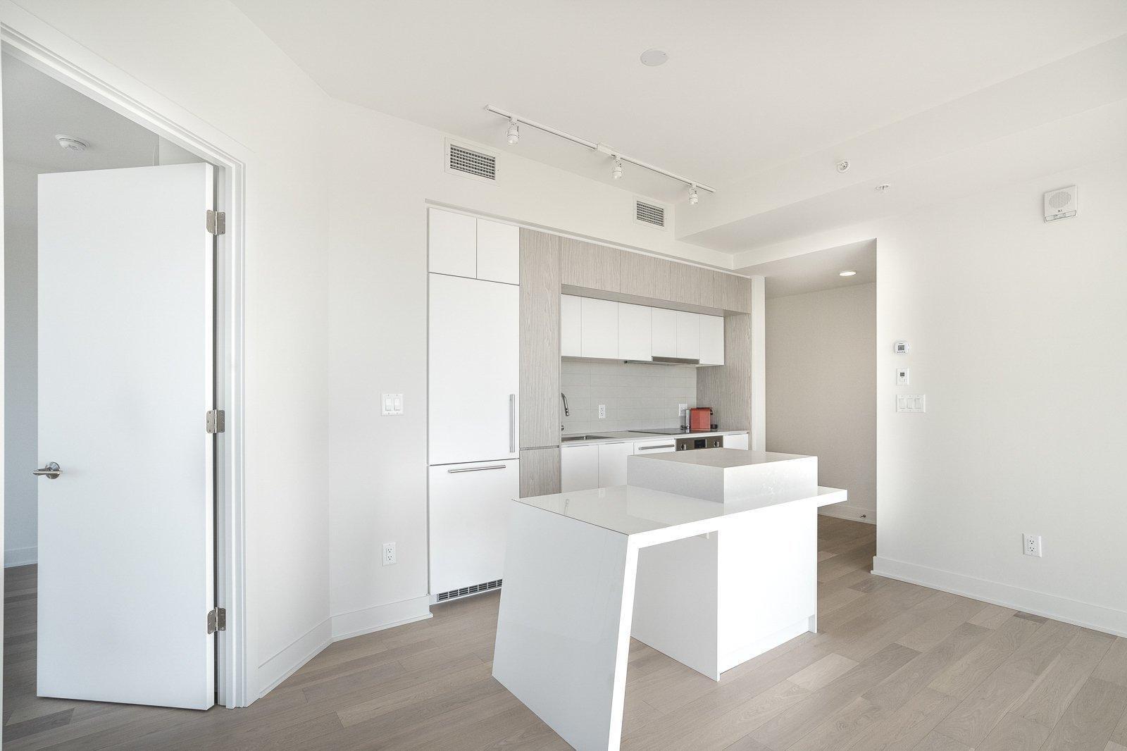 









1288


Rue St-Antoine O.

, 713,
Montréal (Ville-Marie),




QC
H3C0X6

