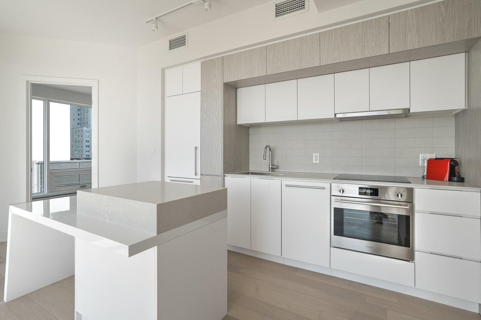 









1288


Rue St-Antoine O.

, 713,
Montréal (Ville-Marie),




QC
H3C0X6

