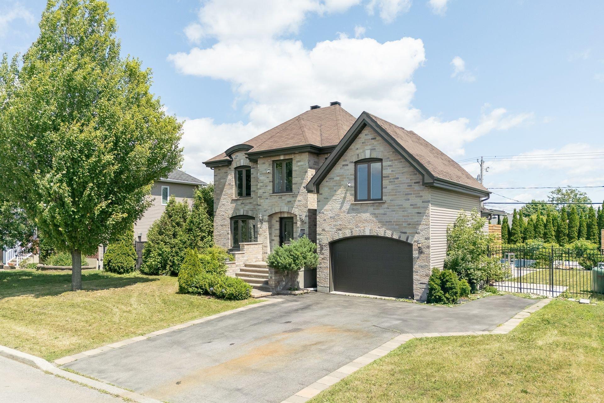 









111


Rue Jean-Paul-Lemieux

,
Notre-Dame-de-l'Île-Perrot,




QC
J7W1P4

