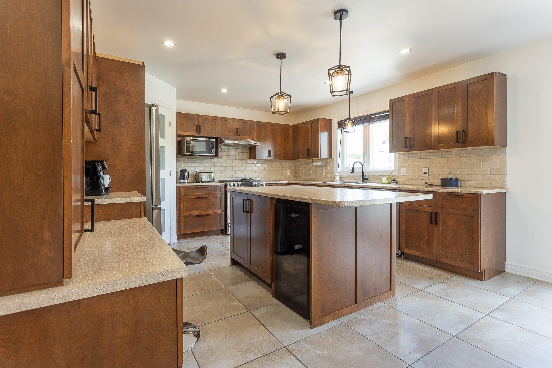 









111


Rue Jean-Paul-Lemieux

,
Notre-Dame-de-l'Île-Perrot,




QC
J7W1P4

