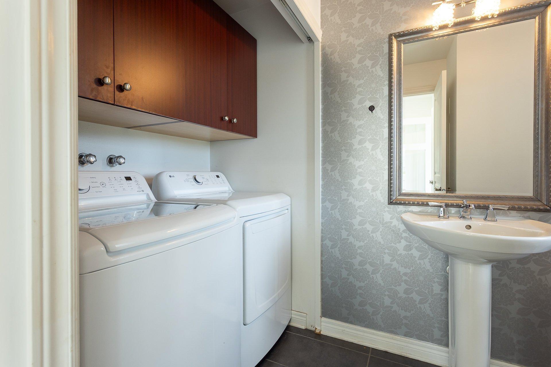 









111


Rue Jean-Paul-Lemieux

,
Notre-Dame-de-l'Île-Perrot,




QC
J7W1P4

