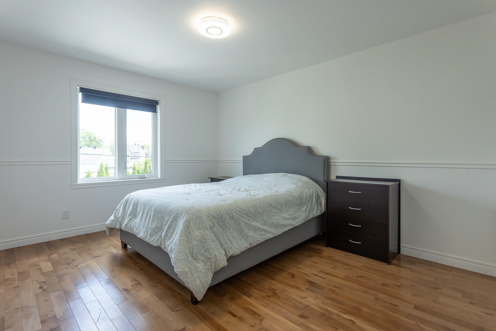 









111


Rue Jean-Paul-Lemieux

,
Notre-Dame-de-l'Île-Perrot,




QC
J7W1P4

