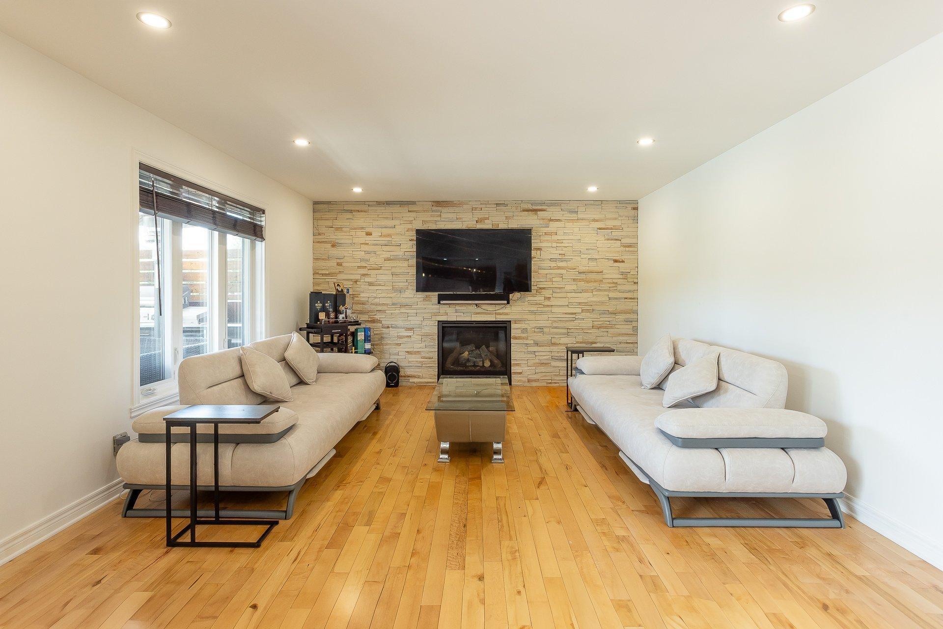 









111


Rue Jean-Paul-Lemieux

,
Notre-Dame-de-l'Île-Perrot,




QC
J7W1P4

