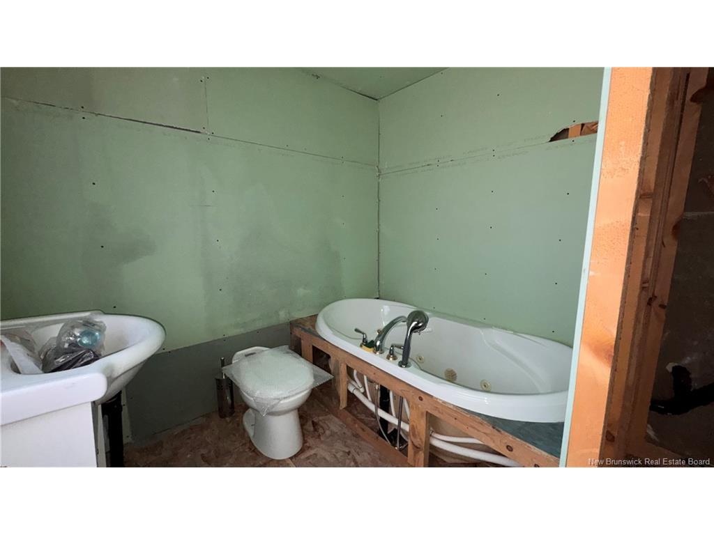 









4933


Route 117

,
Escuminac,




NB
E1A 1R4

