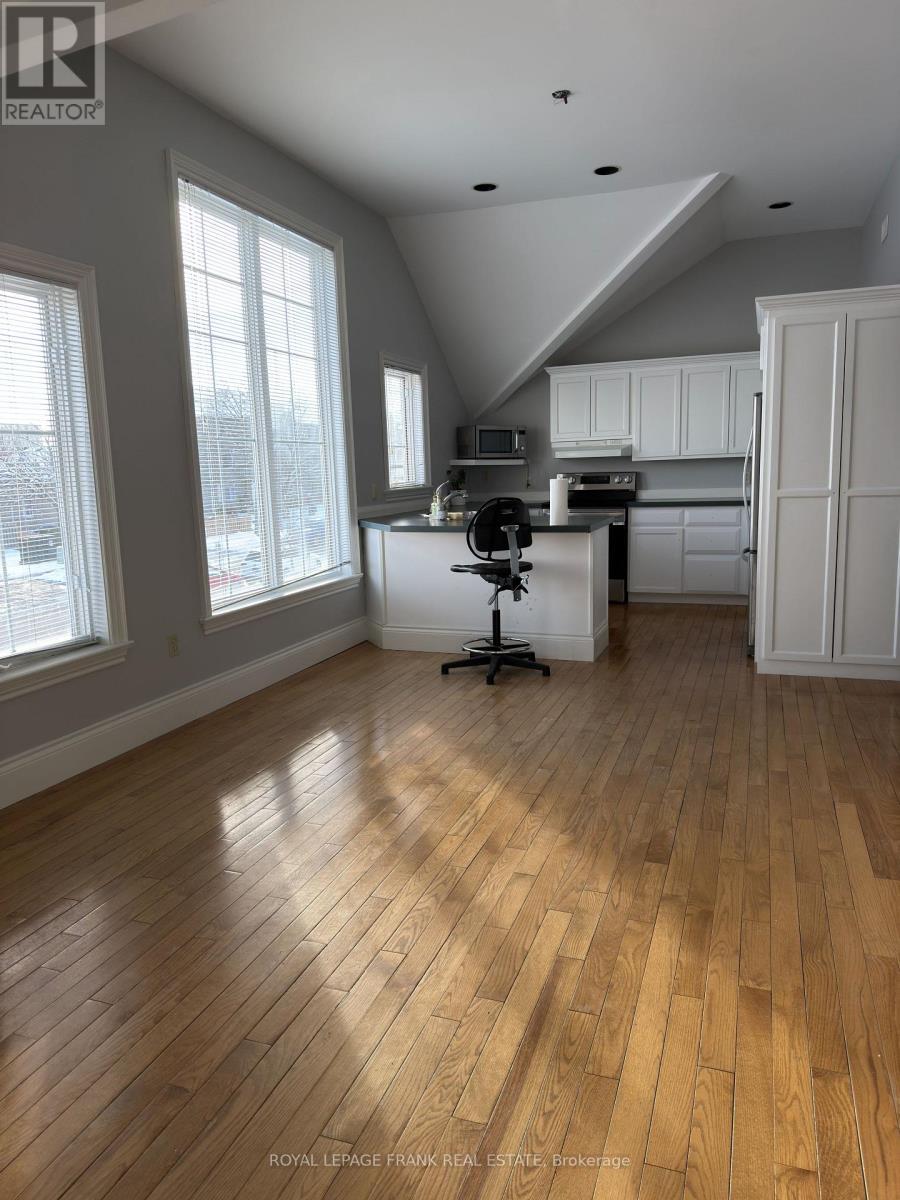 












UPPER - 64 PARK ROAD N

,
Oshawa (McLaughlin),




Ontario
L1J4L1

