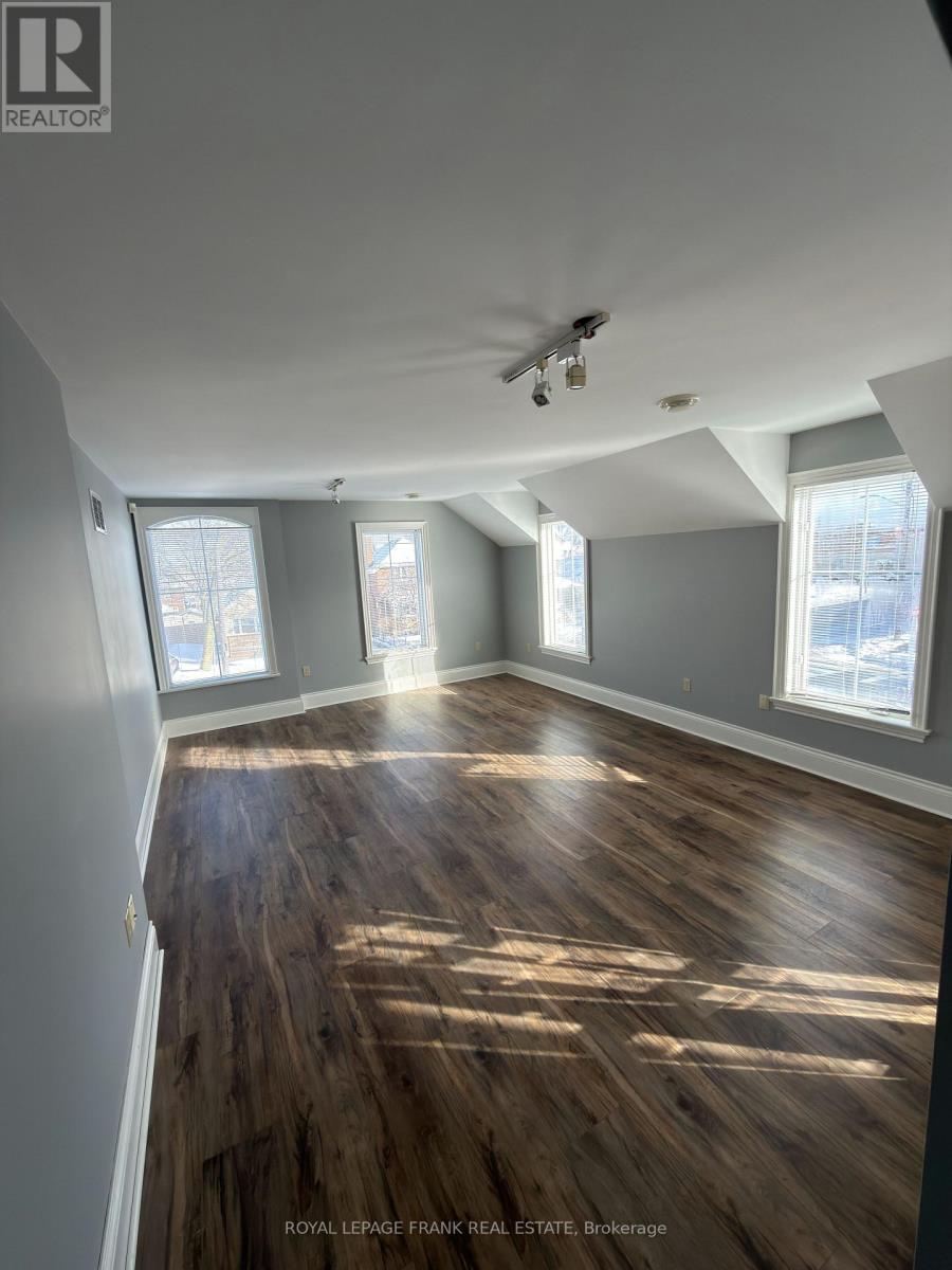 












UPPER - 64 PARK ROAD N

,
Oshawa (McLaughlin),




Ontario
L1J4L1

