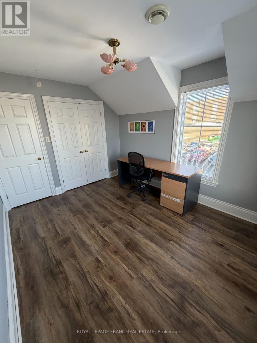 












UPPER - 64 PARK ROAD N

,
Oshawa (McLaughlin),




Ontario
L1J4L1

