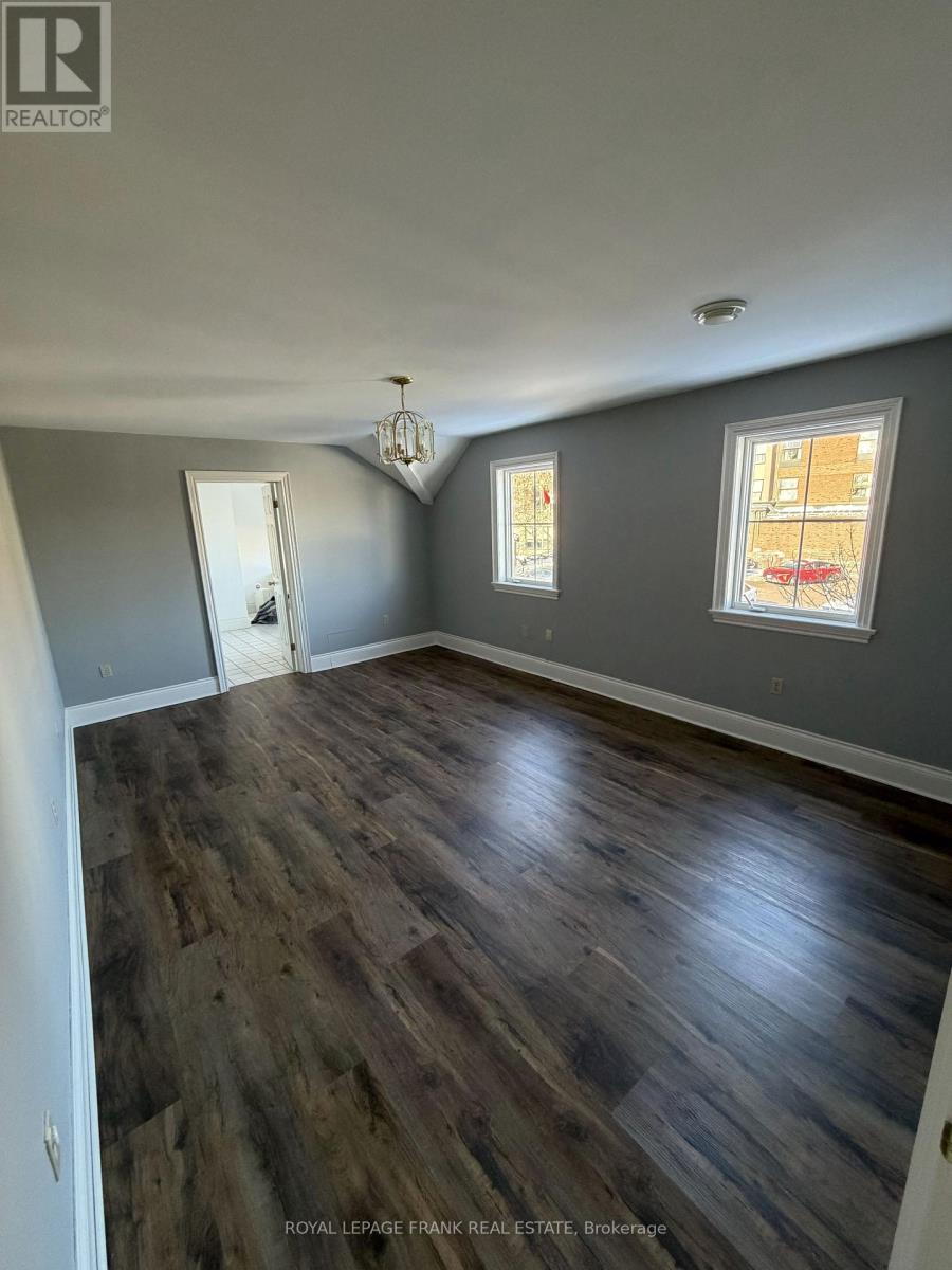 












UPPER - 64 PARK ROAD N

,
Oshawa (McLaughlin),




Ontario
L1J4L1

