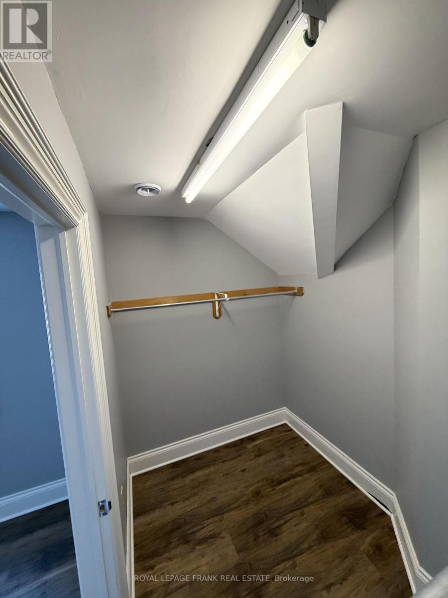 












UPPER - 64 PARK ROAD N

,
Oshawa (McLaughlin),




Ontario
L1J4L1

