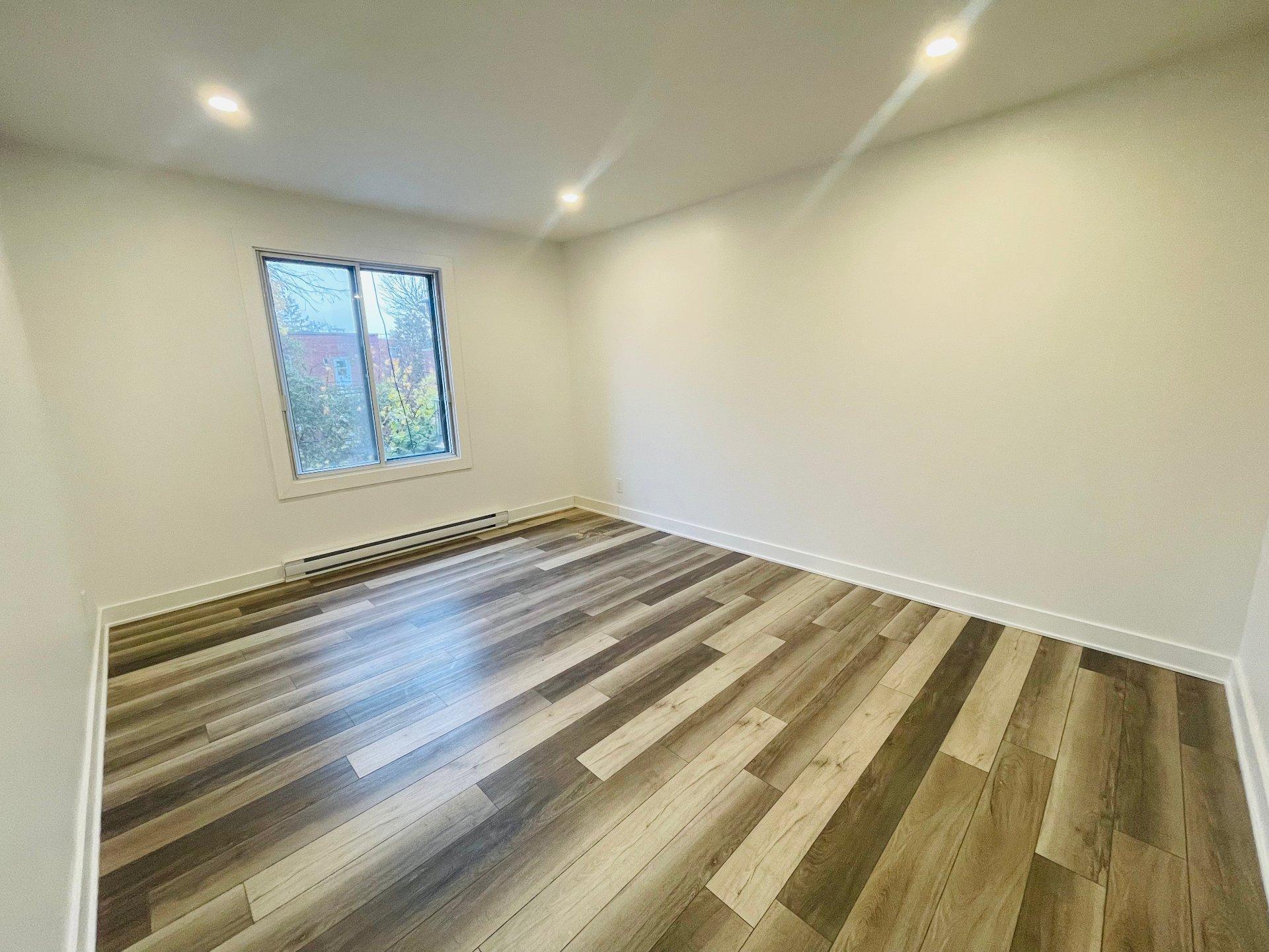 









4830


Av. Barclay

, 6,
Montréal (Côte-des-Neiges/Notre-Dame-de-Grâce),




QC
H3W1C9

