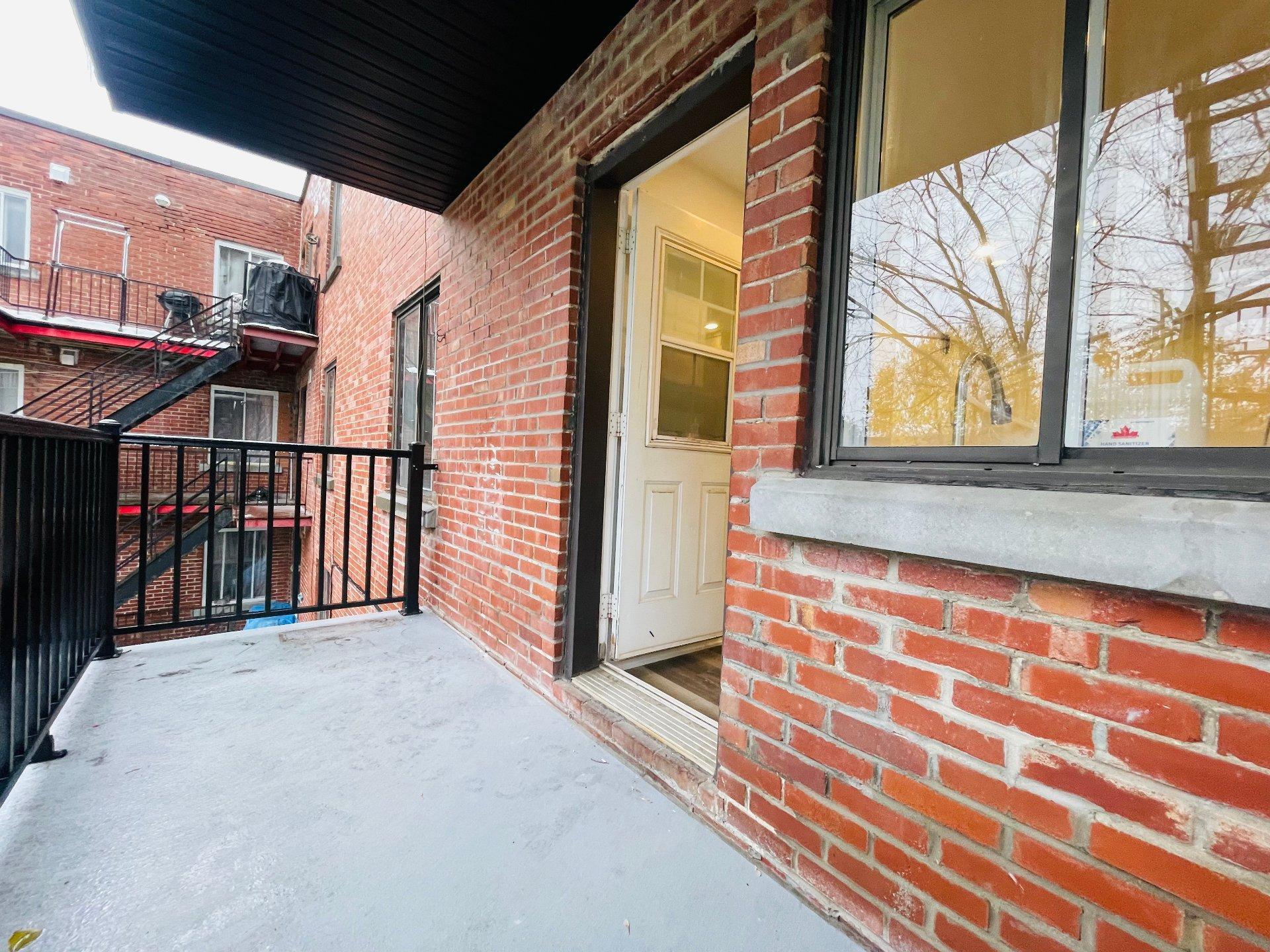 









4830


Av. Barclay

, 6,
Montréal (Côte-des-Neiges/Notre-Dame-de-Grâce),




QC
H3W1C9

