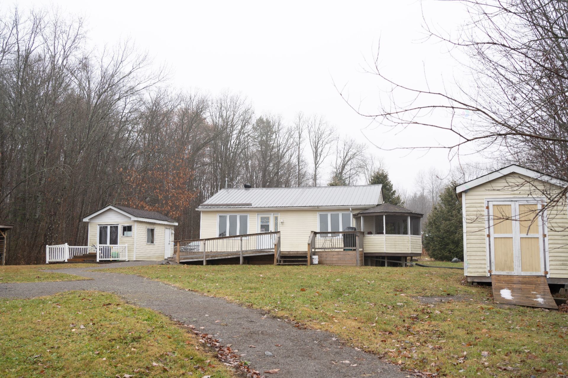 









16


Ch. Blue Jay

,
L'Isle-aux-Allumettes,




QC
J0X1M0

