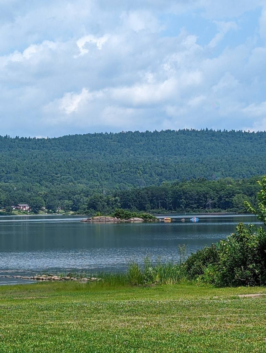 









16


Ch. Blue Jay

,
L'Isle-aux-Allumettes,




QC
J0X1M0

