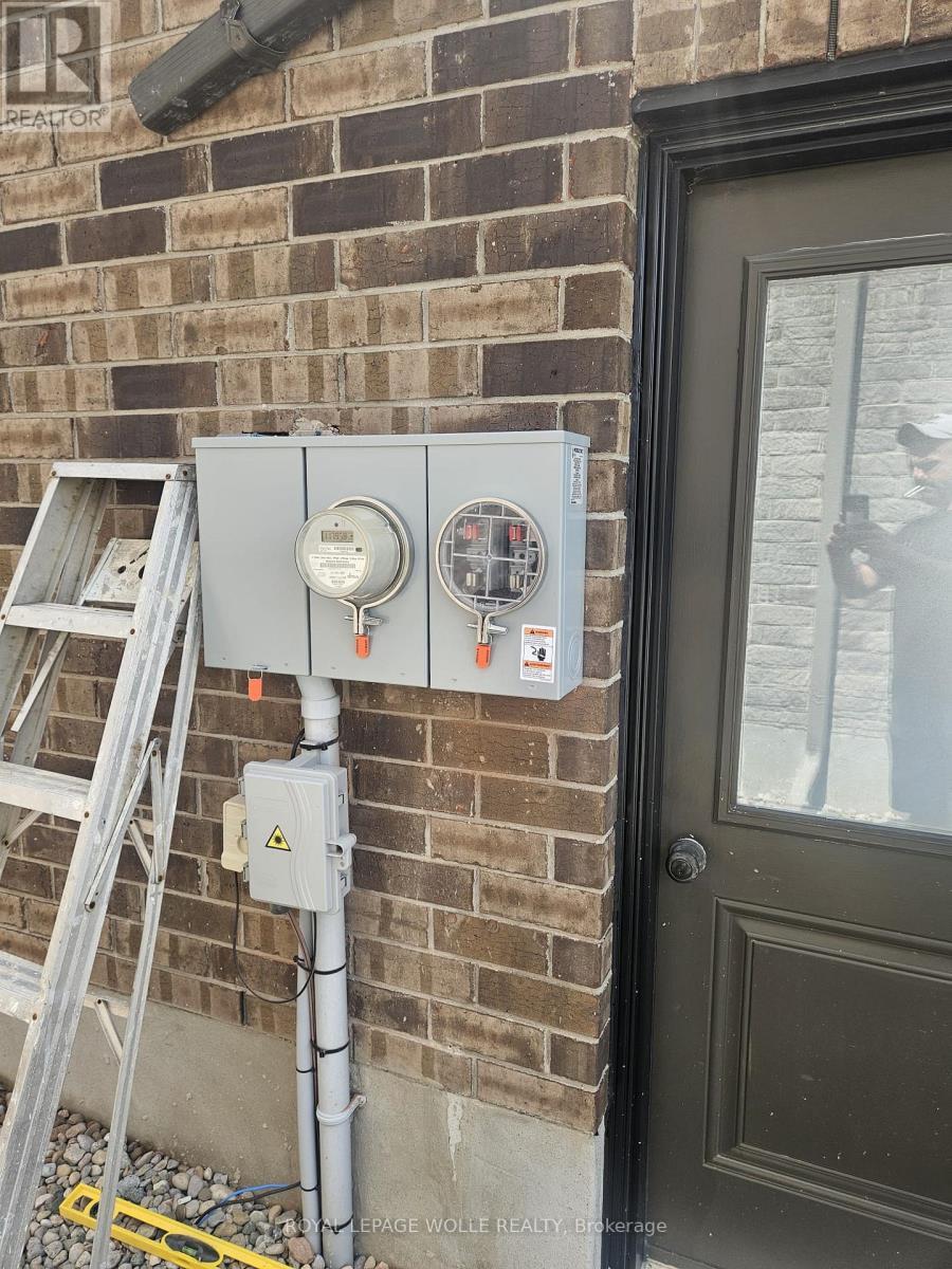 












78 WOODBERRY CRESCENT

,
Woolwich,




Ontario
N3B0C5

