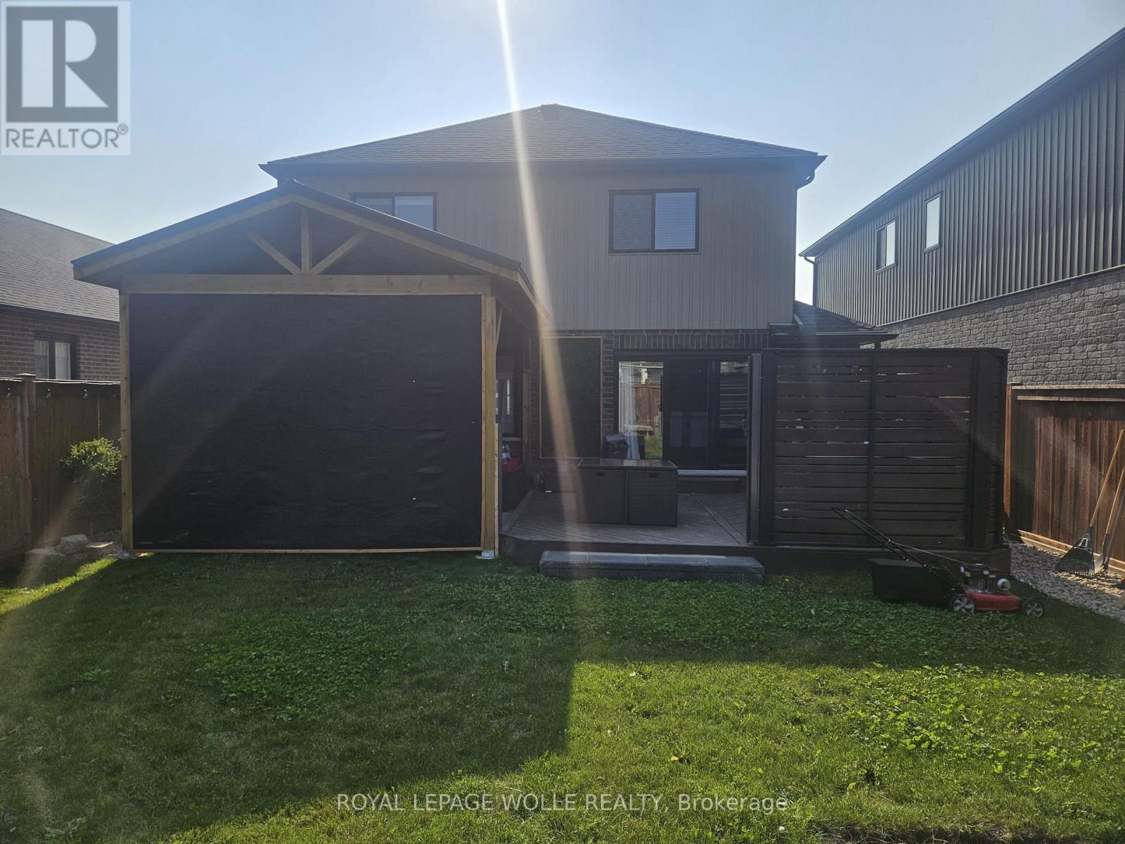 












78 WOODBERRY CRESCENT

,
Woolwich,




Ontario
N3B0C5

