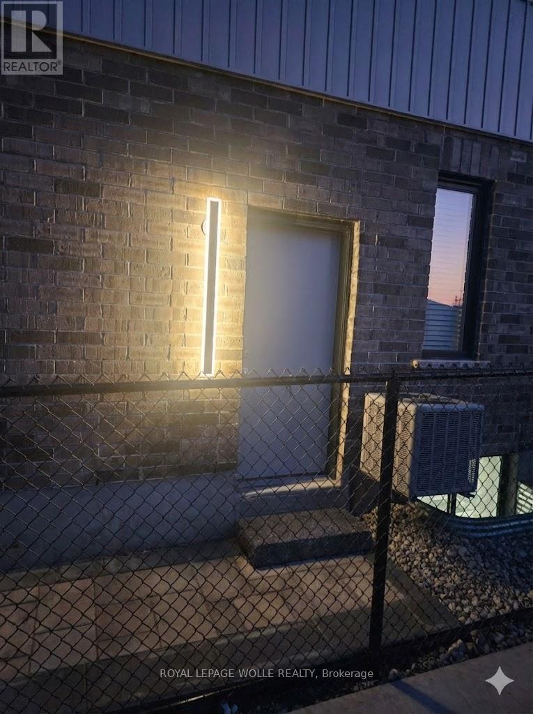 












78 WOODBERRY CRESCENT

,
Woolwich,




Ontario
N3B0C5

