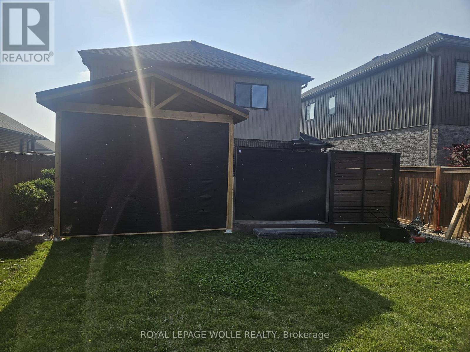 












78 WOODBERRY CRESCENT

,
Woolwich,




Ontario
N3B0C5

