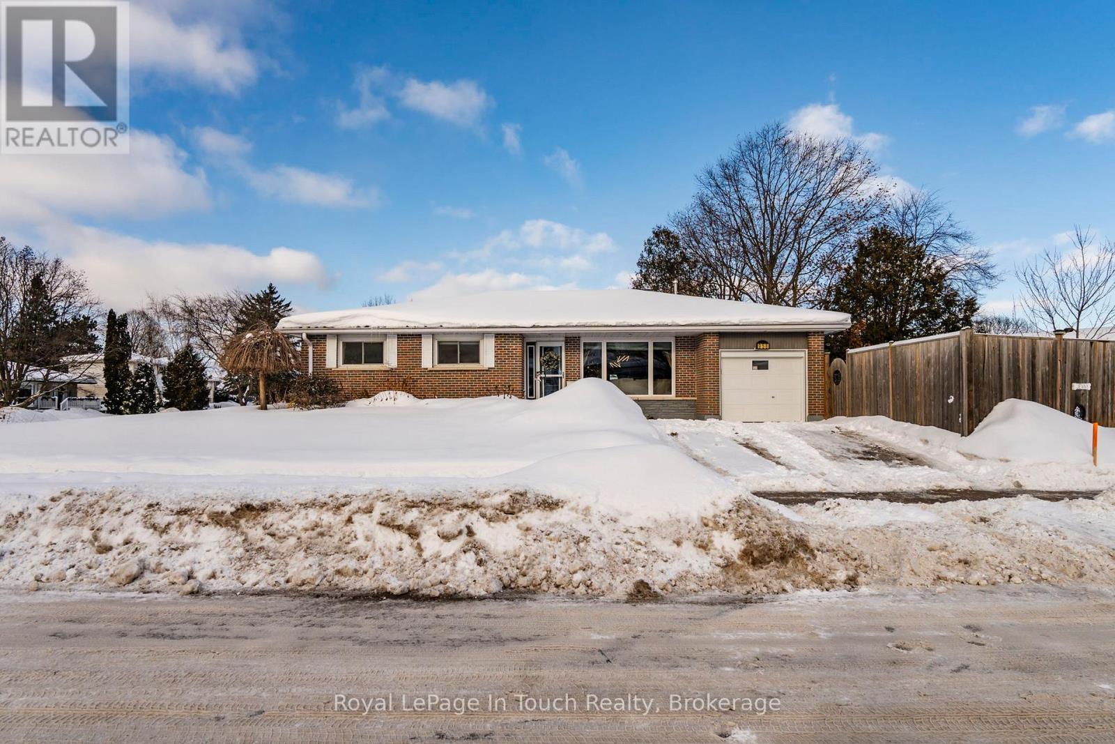 












958 MONTREAL STREET

,
Midland,




Ontario
L4R1H2

