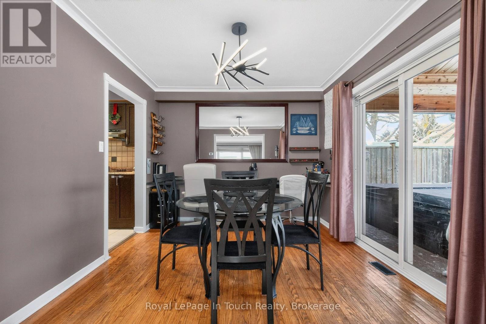 












958 MONTREAL STREET

,
Midland,




Ontario
L4R1H2

