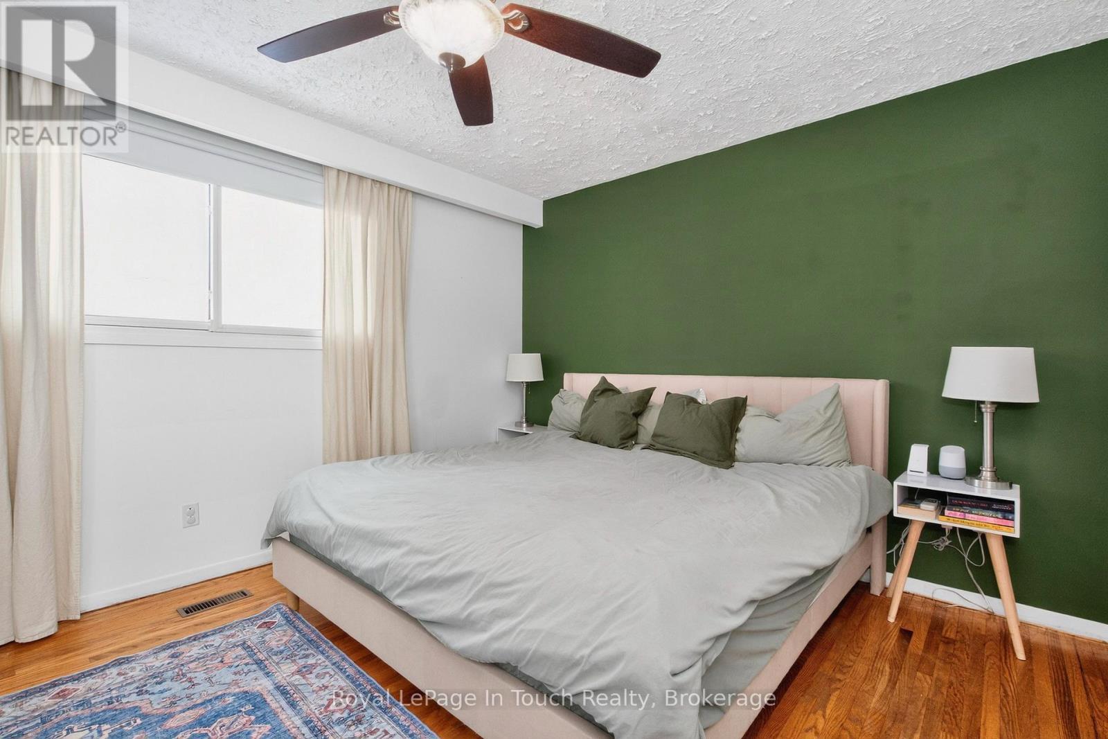 












958 MONTREAL STREET

,
Midland,




Ontario
L4R1H2

