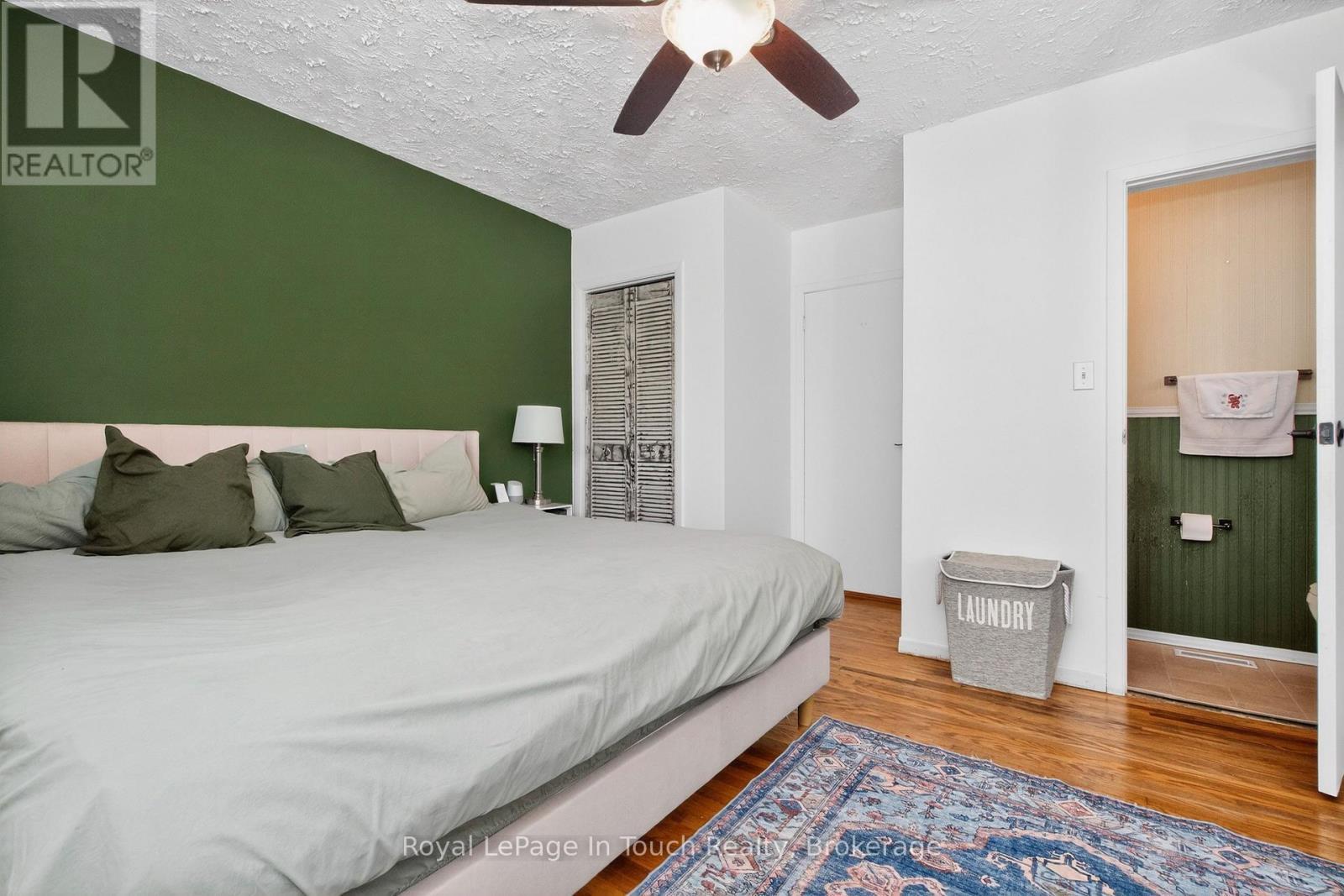 












958 MONTREAL STREET

,
Midland,




Ontario
L4R1H2

