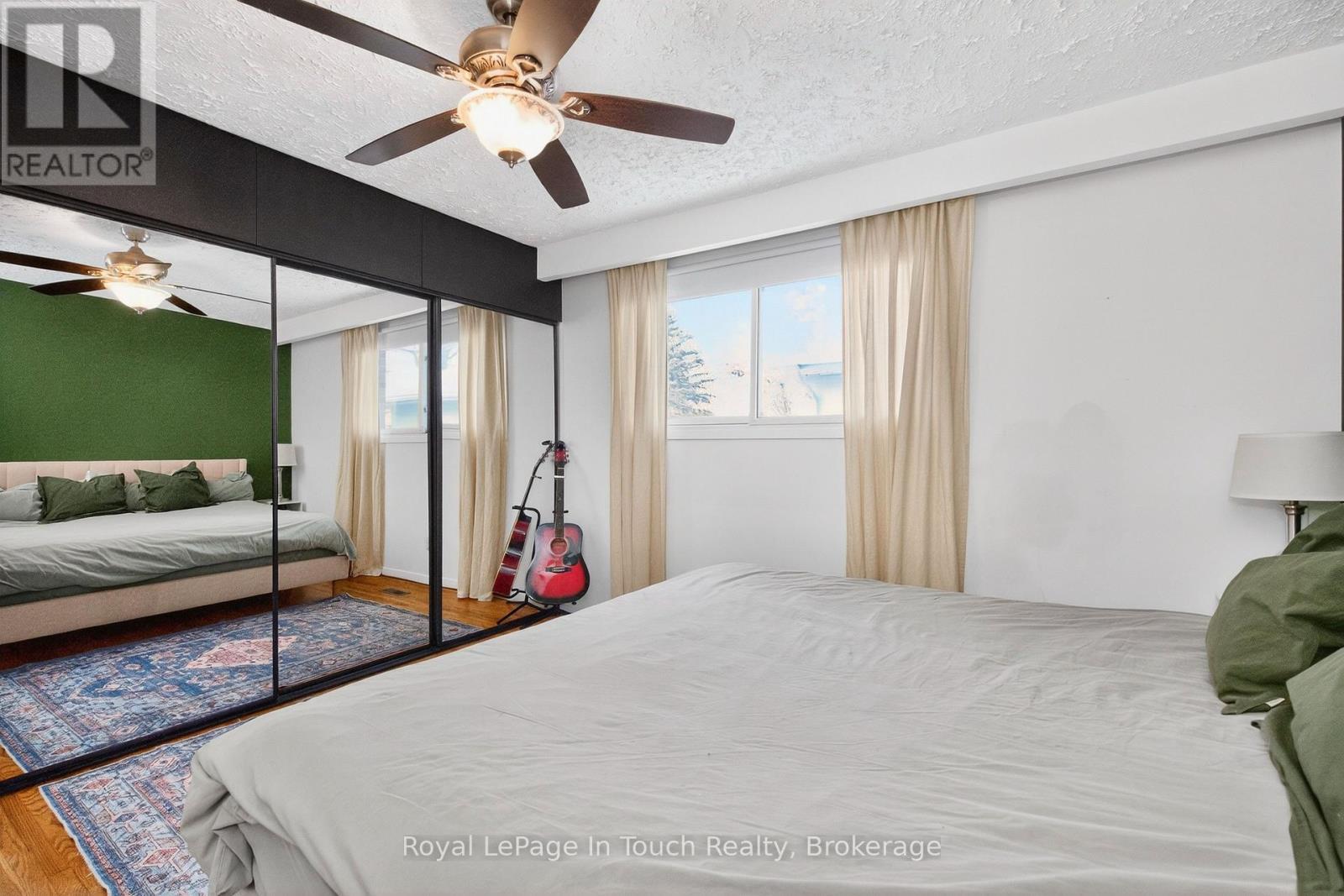 












958 MONTREAL STREET

,
Midland,




Ontario
L4R1H2

