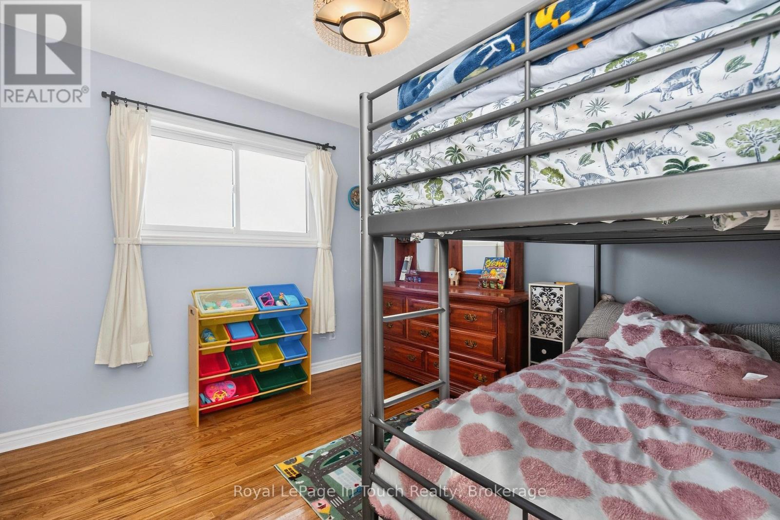 












958 MONTREAL STREET

,
Midland,




Ontario
L4R1H2

