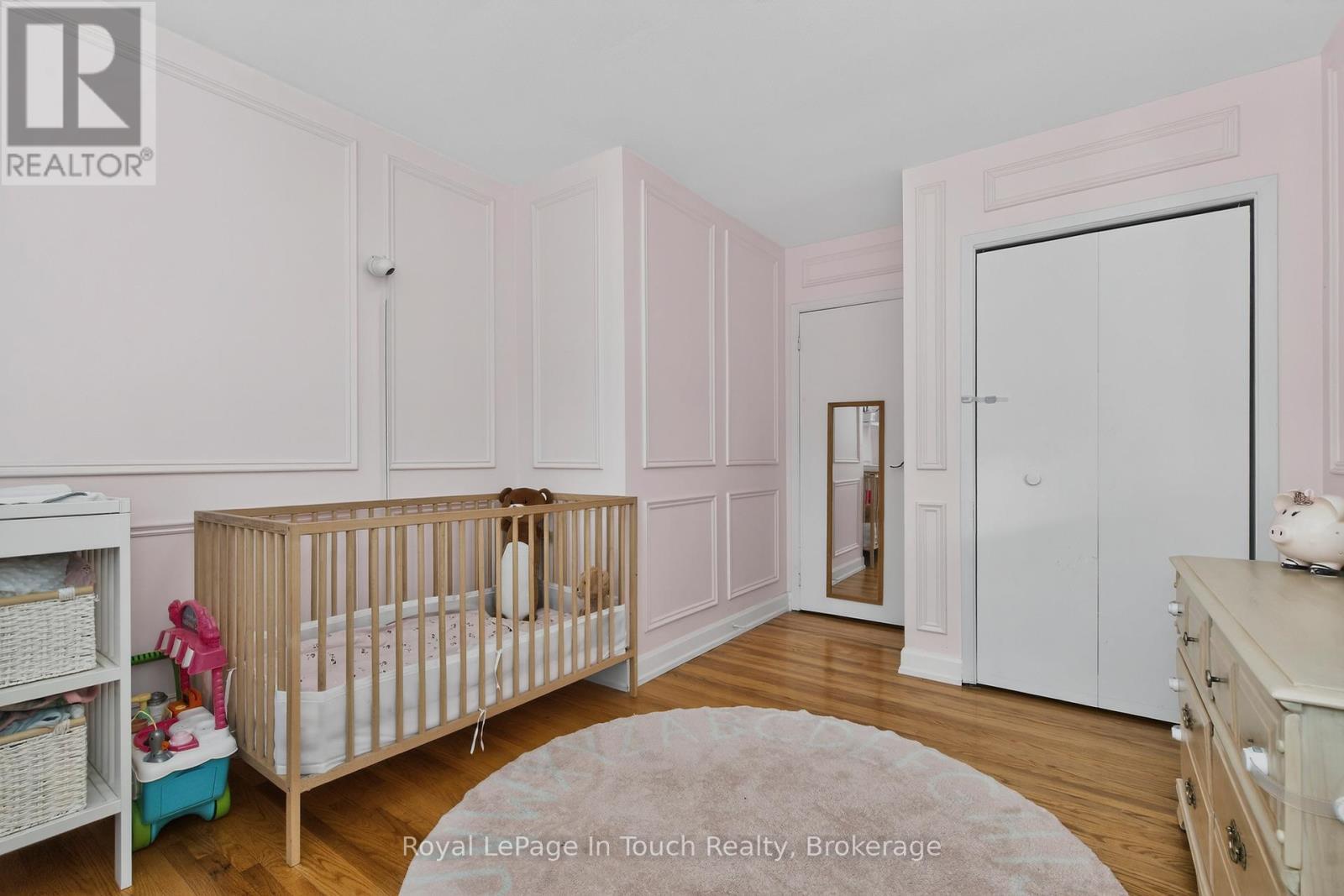 












958 MONTREAL STREET

,
Midland,




Ontario
L4R1H2

