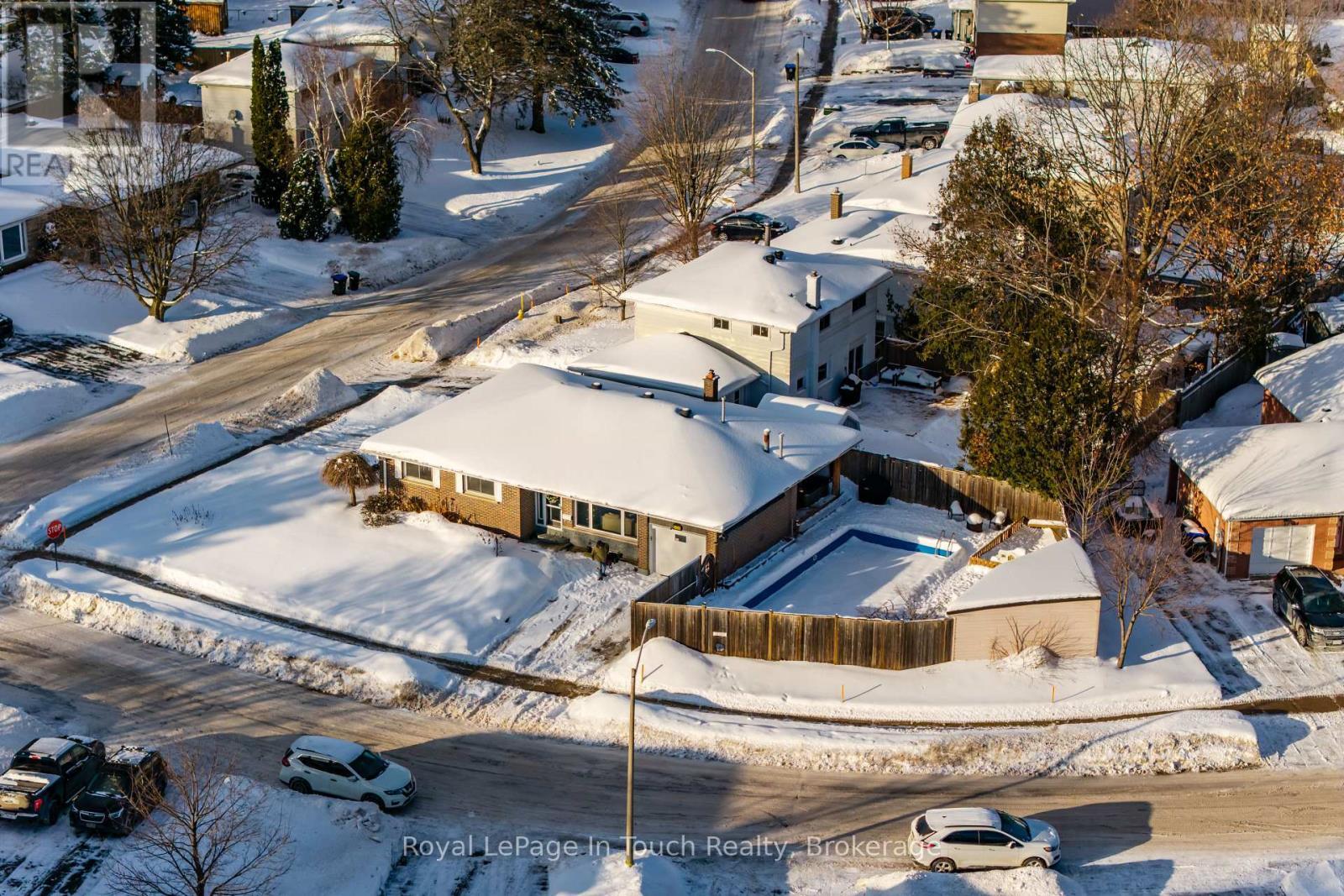 












958 MONTREAL STREET

,
Midland,




Ontario
L4R1H2

