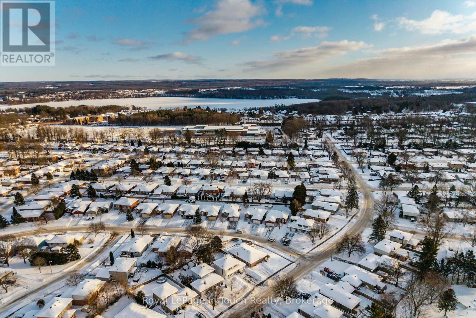 












958 MONTREAL STREET

,
Midland,




Ontario
L4R1H2

