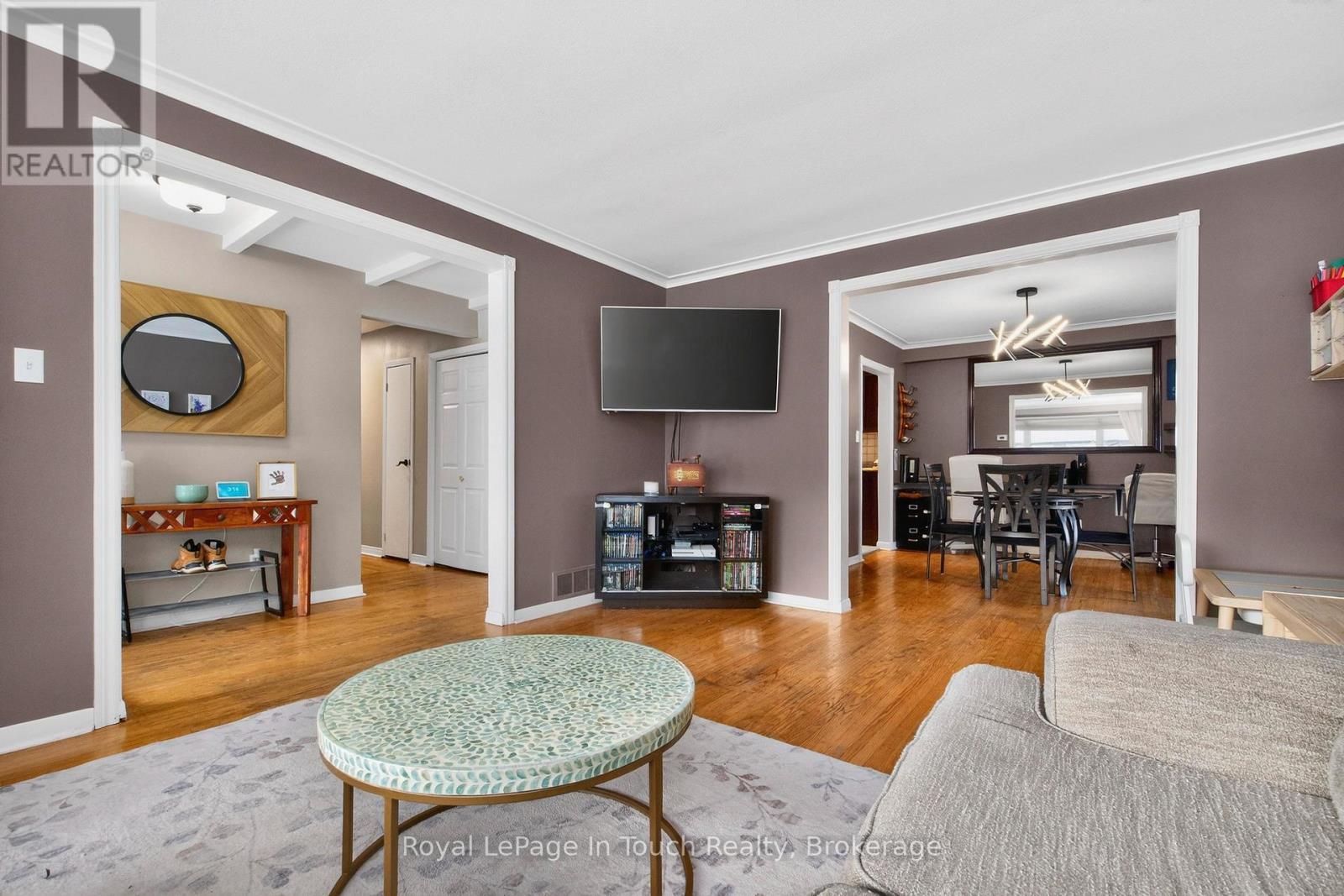 












958 MONTREAL STREET

,
Midland,




Ontario
L4R1H2

