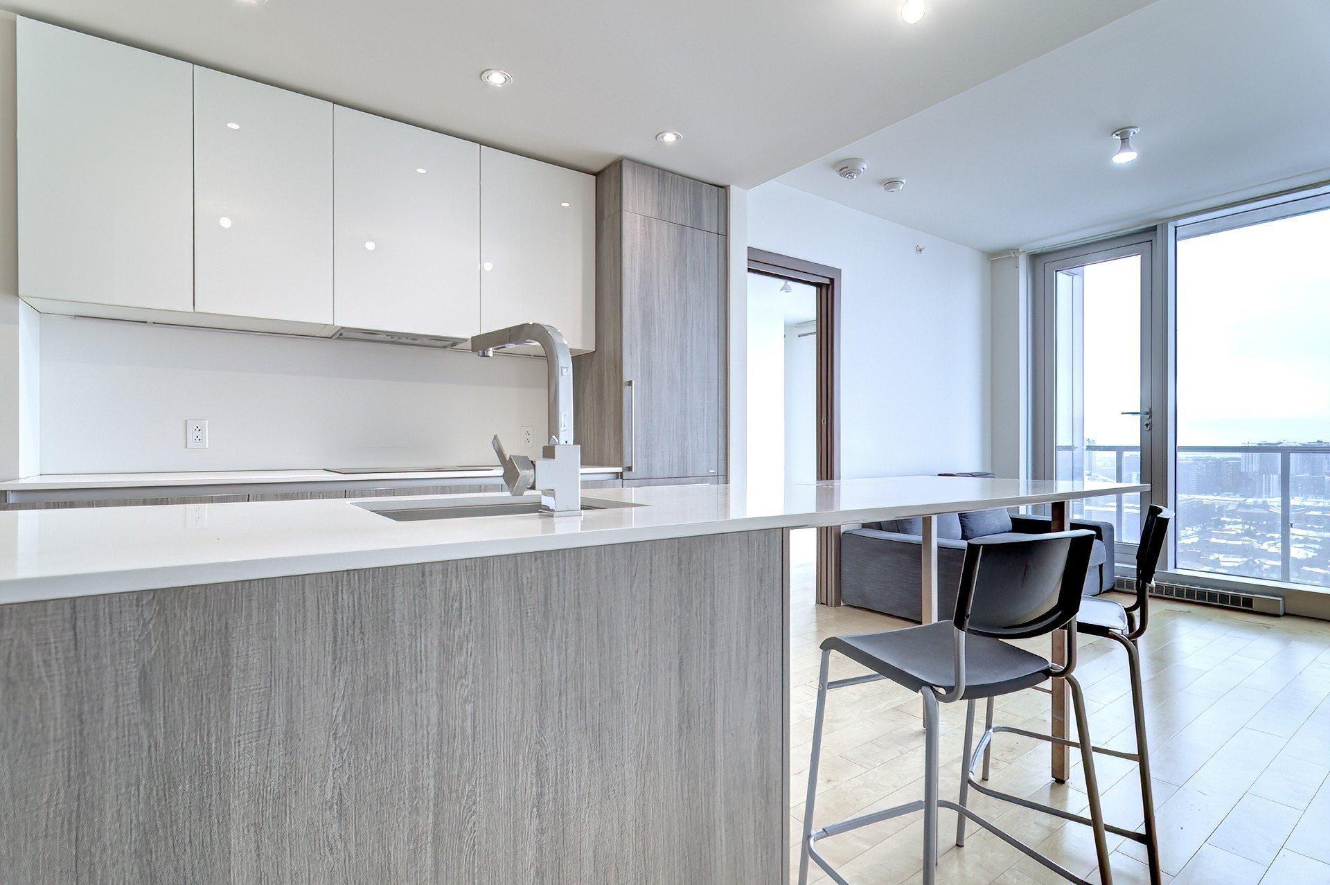 









1450


Boul. René-Lévesque O.

, 1311,
Montréal (Ville-Marie),




QC
H3G0E1

