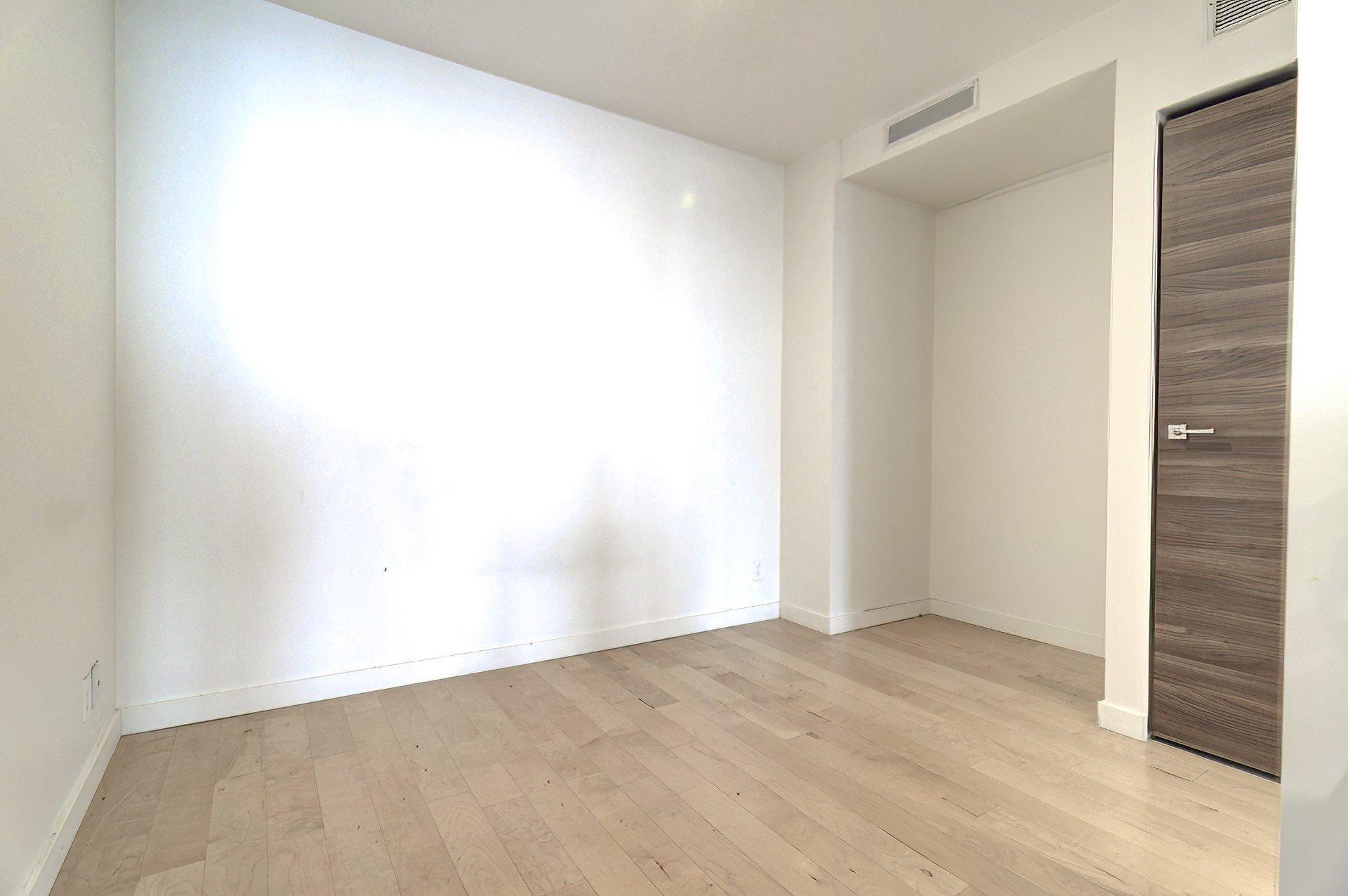 









1450


Boul. René-Lévesque O.

, 1311,
Montréal (Ville-Marie),




QC
H3G0E1

