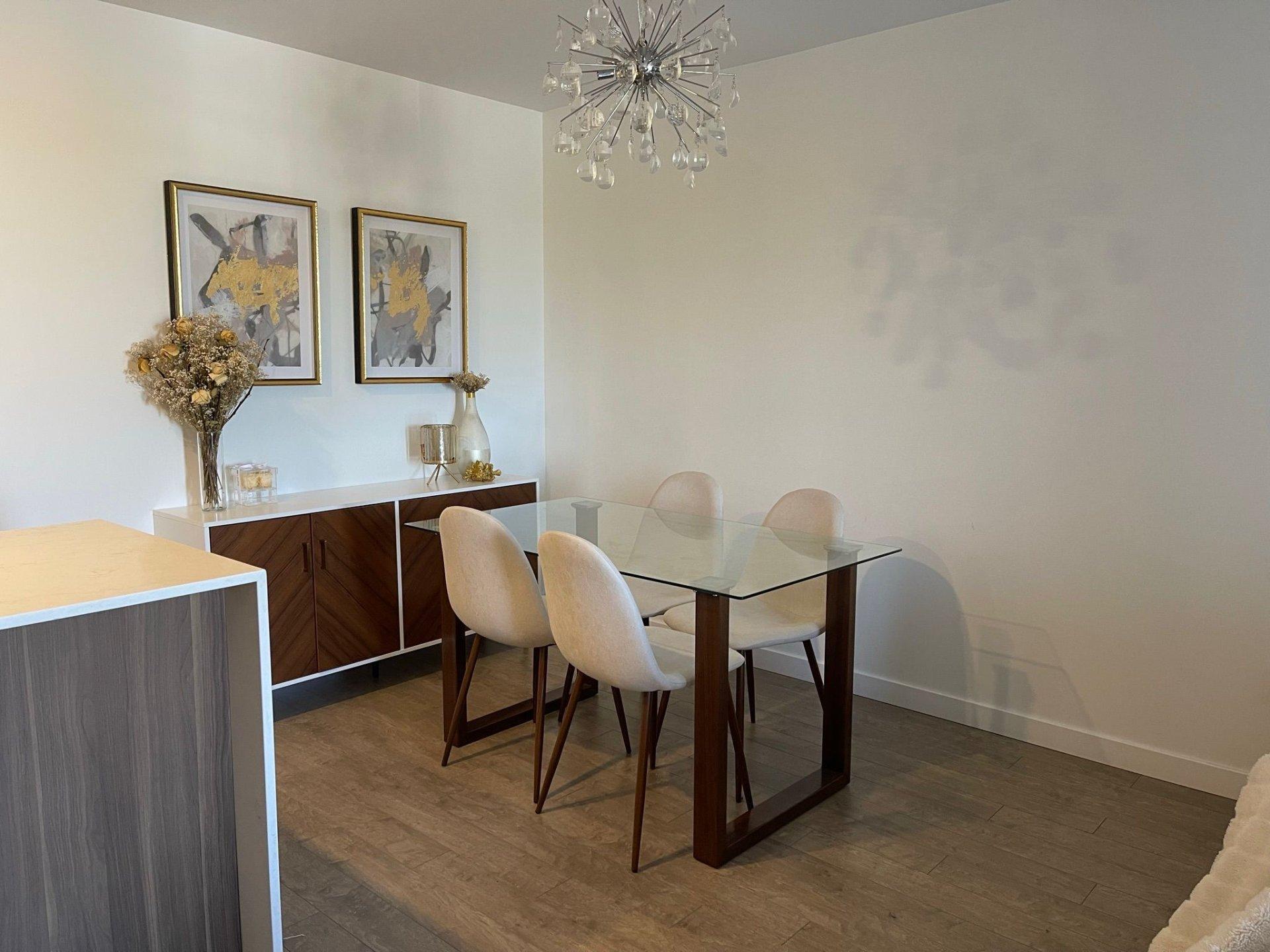 









325

 - 222


Rue Éricka

,
Laval (Fabreville),




QC
H7P5S2

