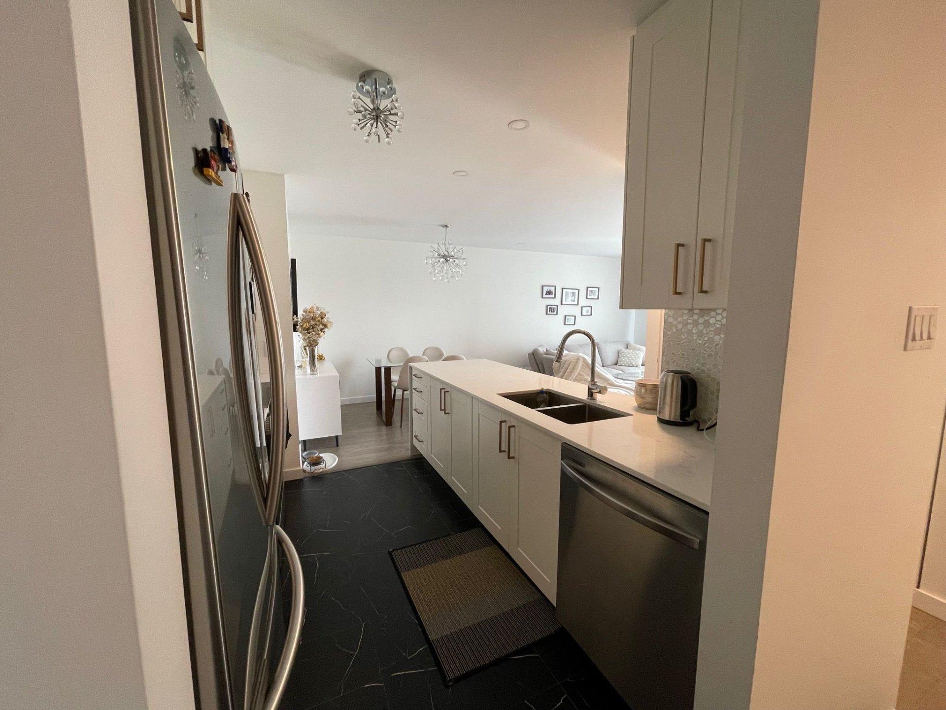 









325

 - 222


Rue Éricka

,
Laval (Fabreville),




QC
H7P5S2

