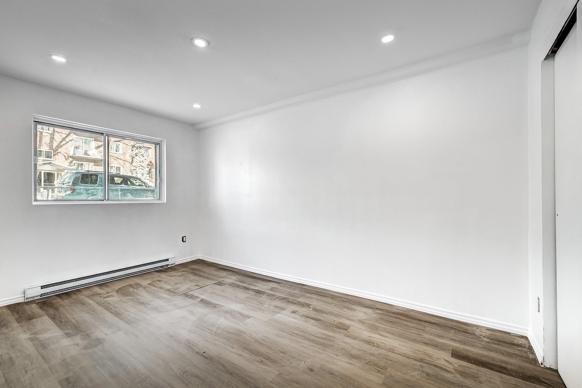 









6396


Rue Villeneuve

, 2,
Montréal (Montréal-Nord),




QC
H1G1M4

