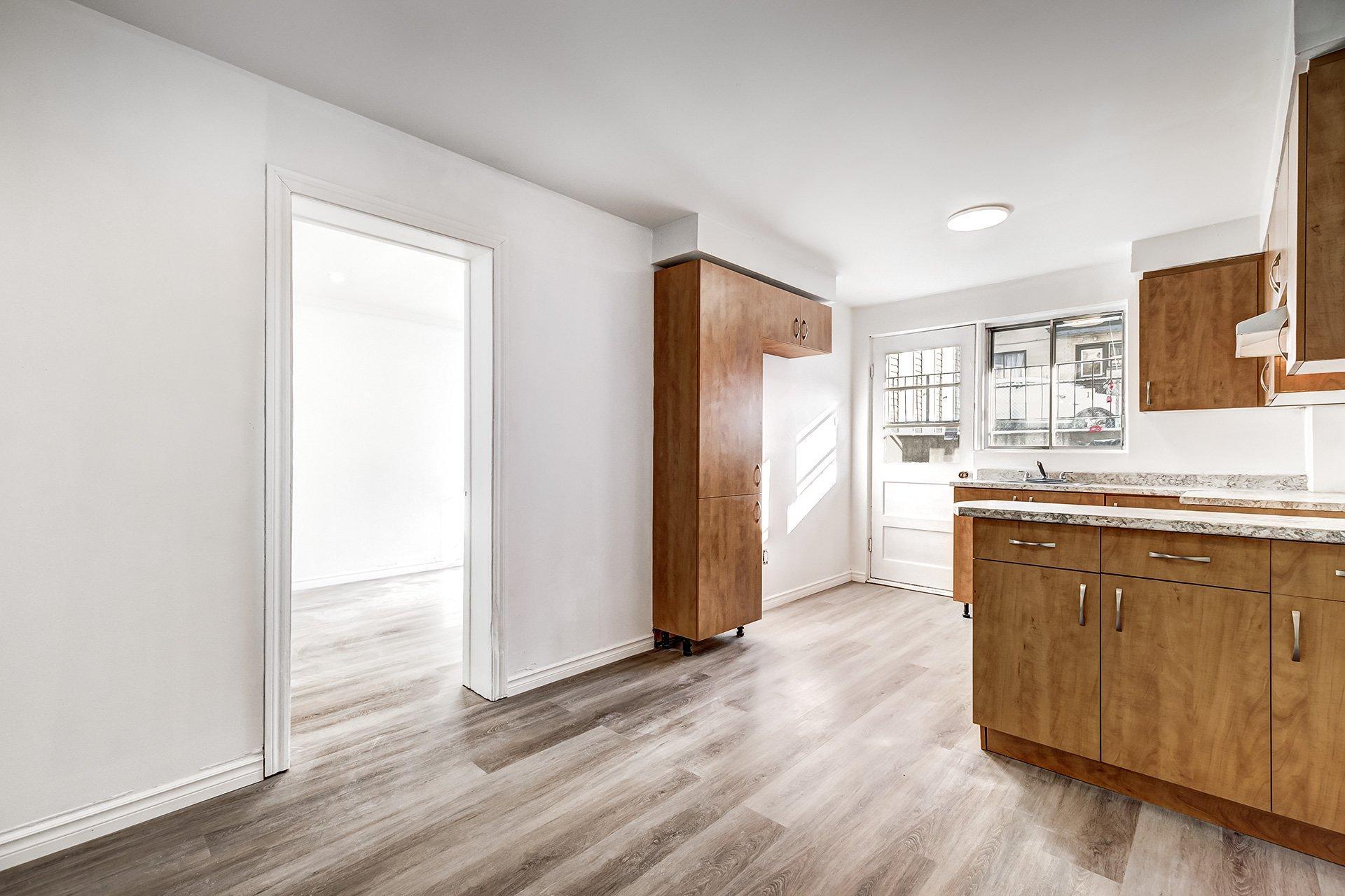 









6396


Rue Villeneuve

, 2,
Montréal (Montréal-Nord),




QC
H1G1M4

